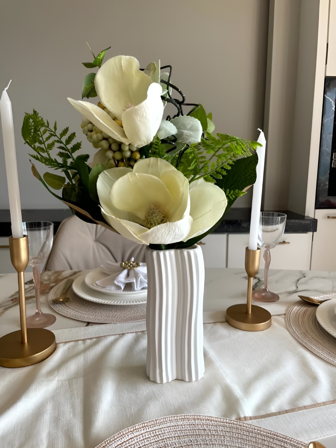 

Mason Home White & Green 1 Pieces Paddle Artificial Flower Frangipani Bouquet