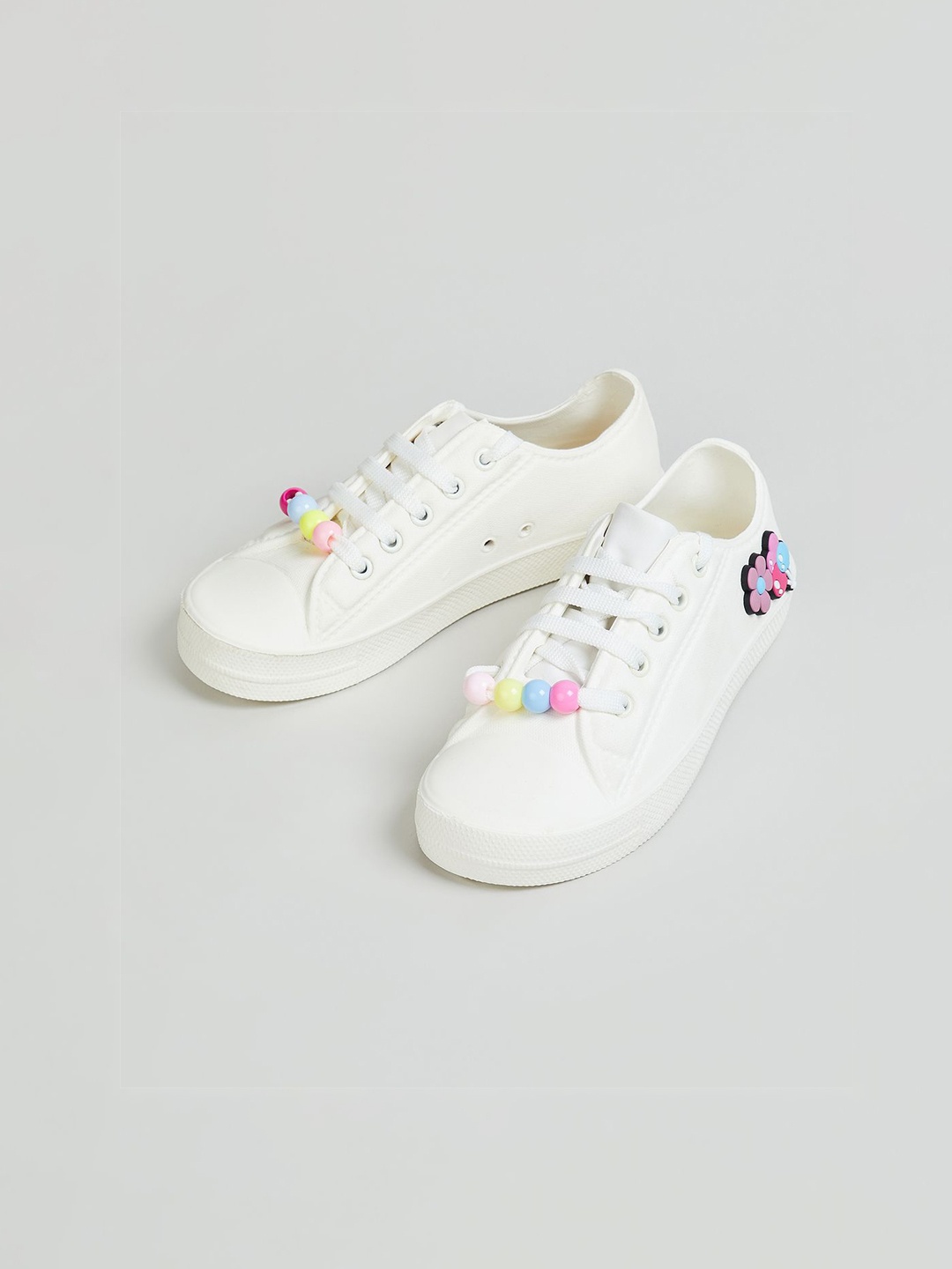

max Girls Lace-Ups Round Toe PU Sneakers, White