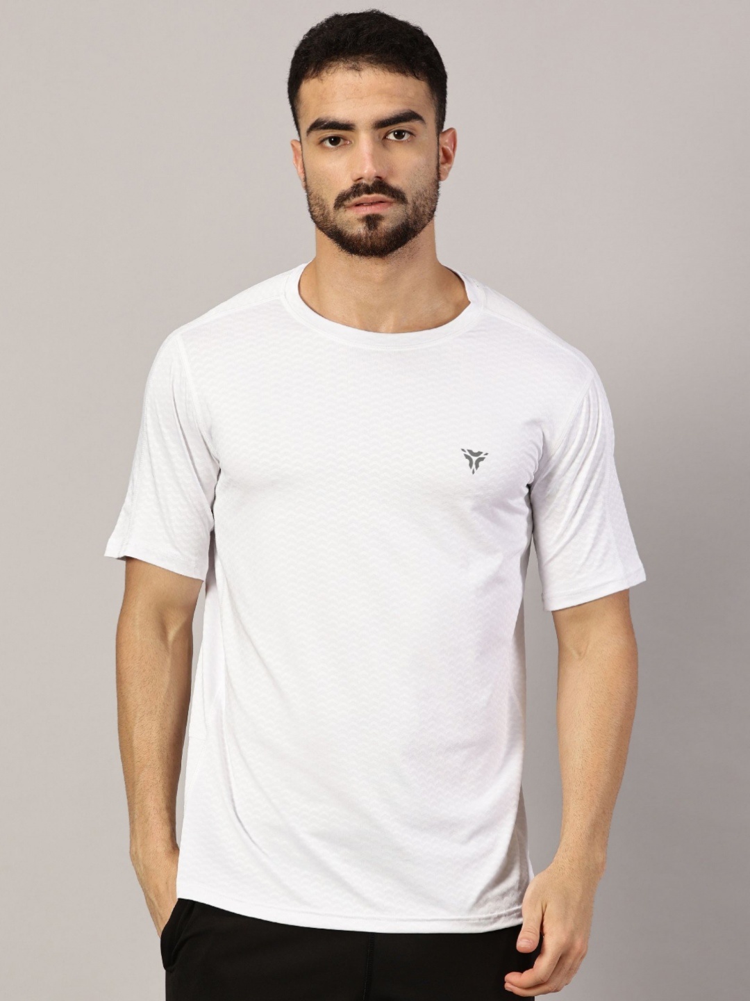 

deb Men Dry Fit Geometric Printed Round Neck T-shirt, White