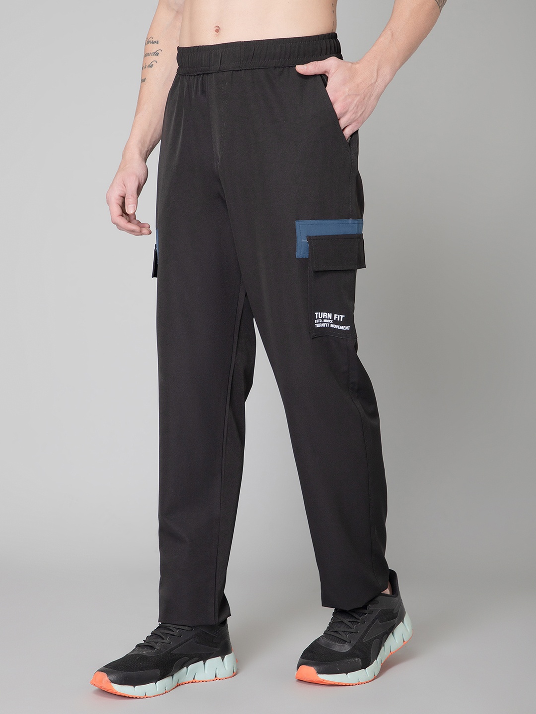 

TURNFIT Men Straight-Fit Mid-Rise Track Pants, Black