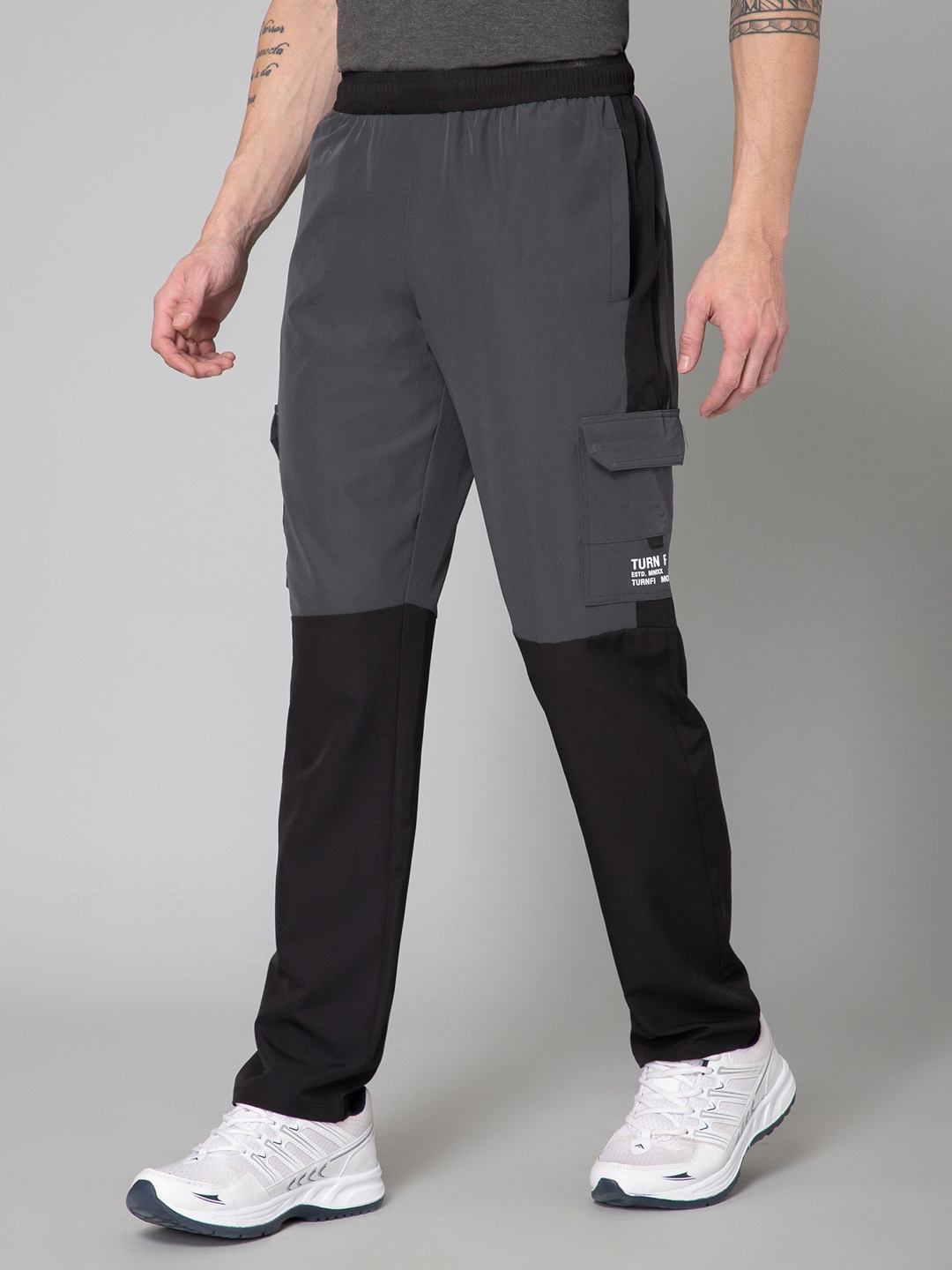 

TURNFIT Men Colourblocked Mid Rise Track Pants, Charcoal