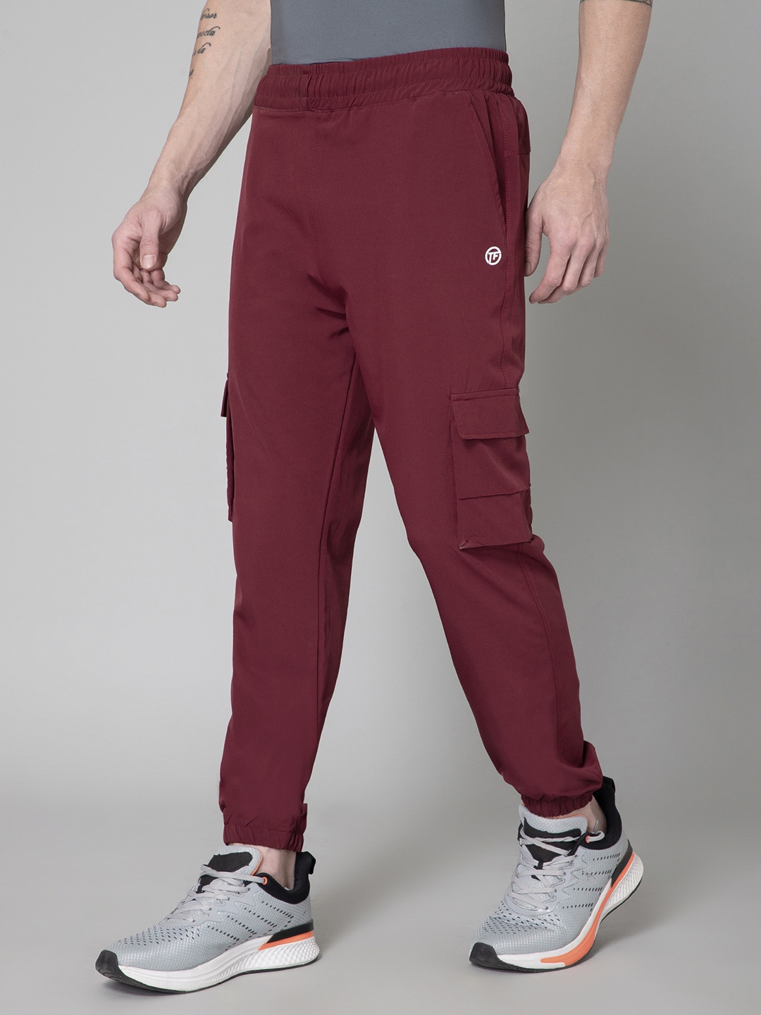 

TURNFIT Men Mid Rise Track Pants, Maroon