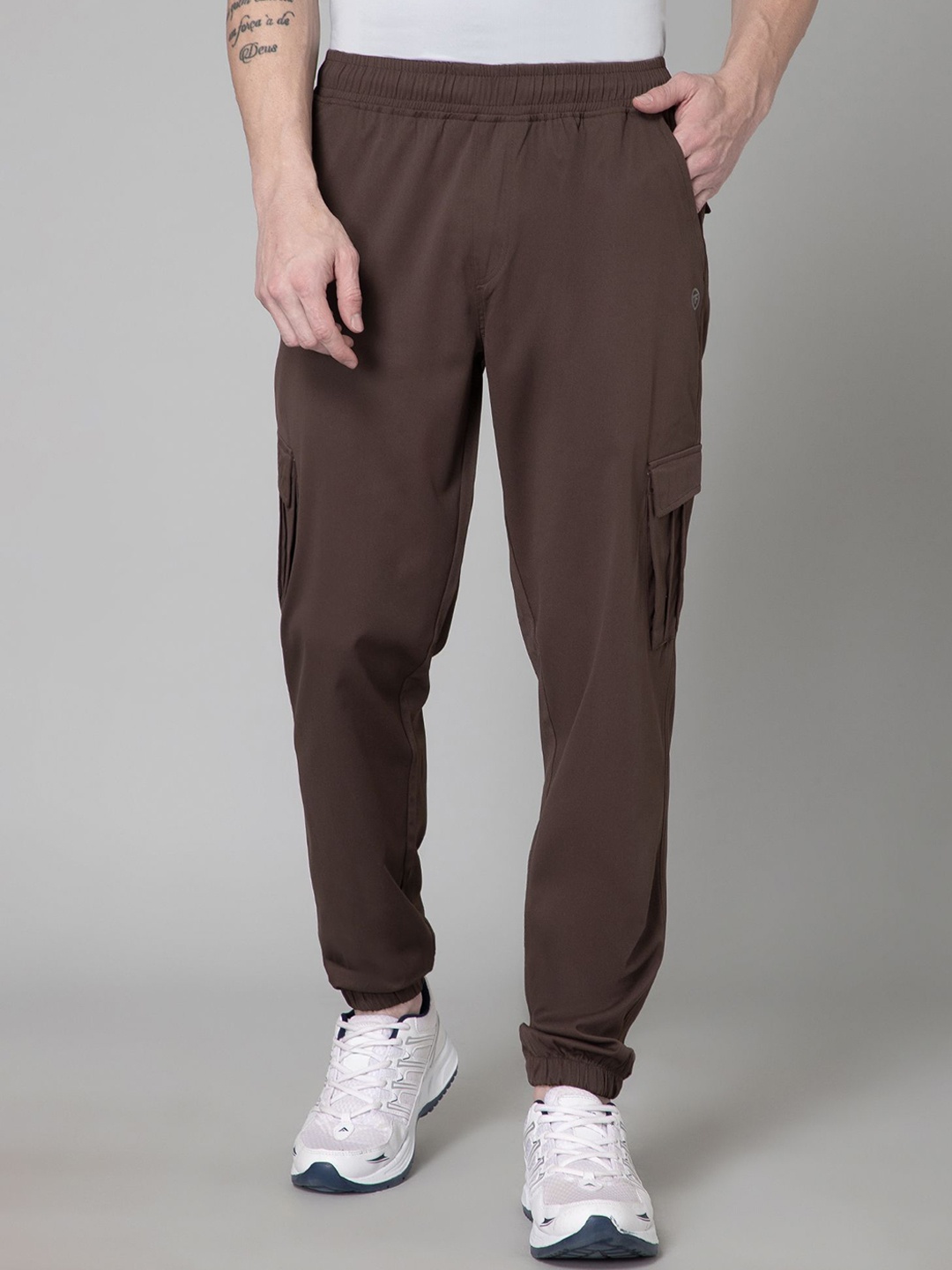 

TURNFIT Men Relaxed Fit Mid Rise Joggers, Brown