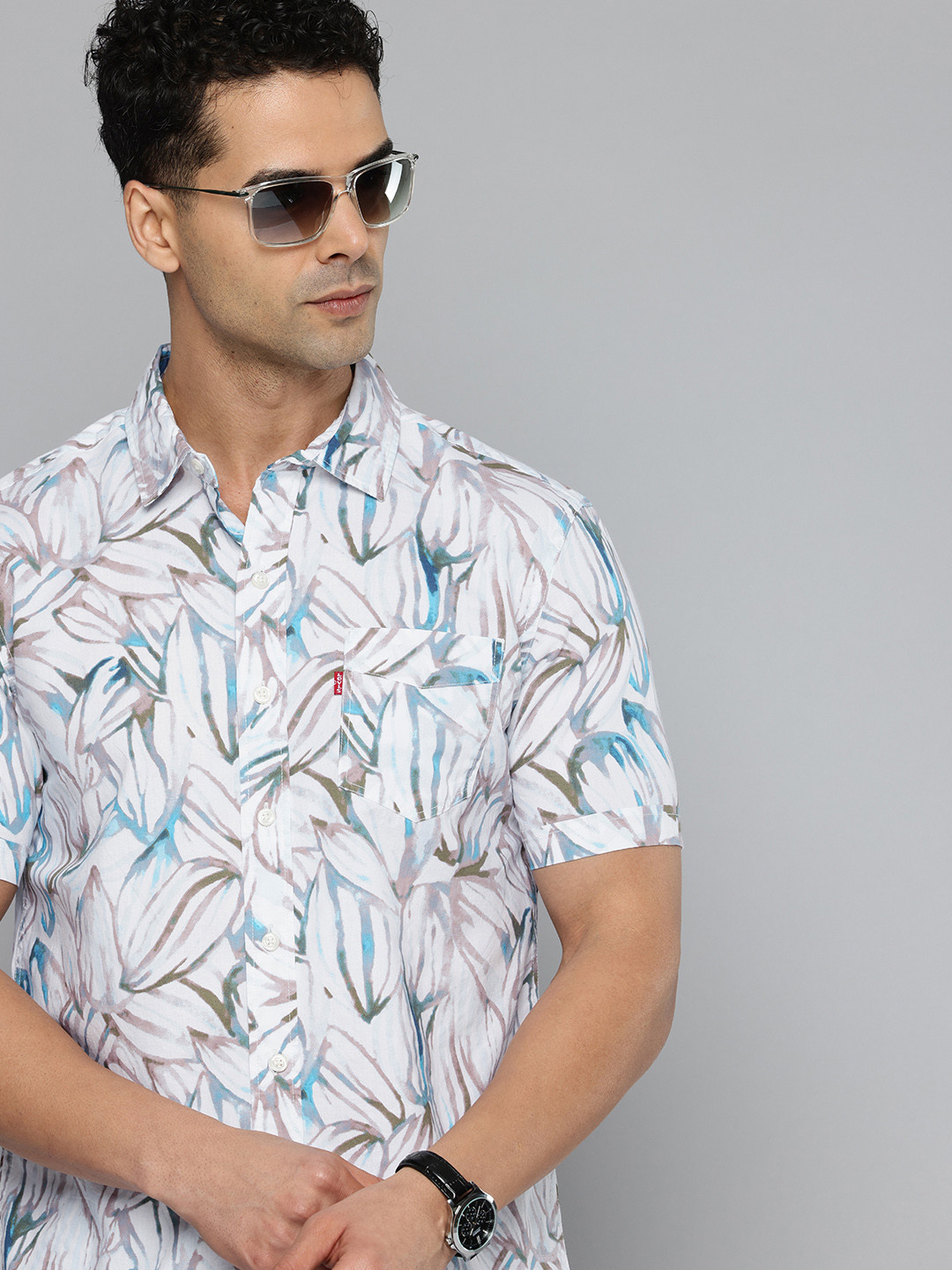 

Levis Slim Fit Floral Printed Pure Cotton Casual Shirt, White