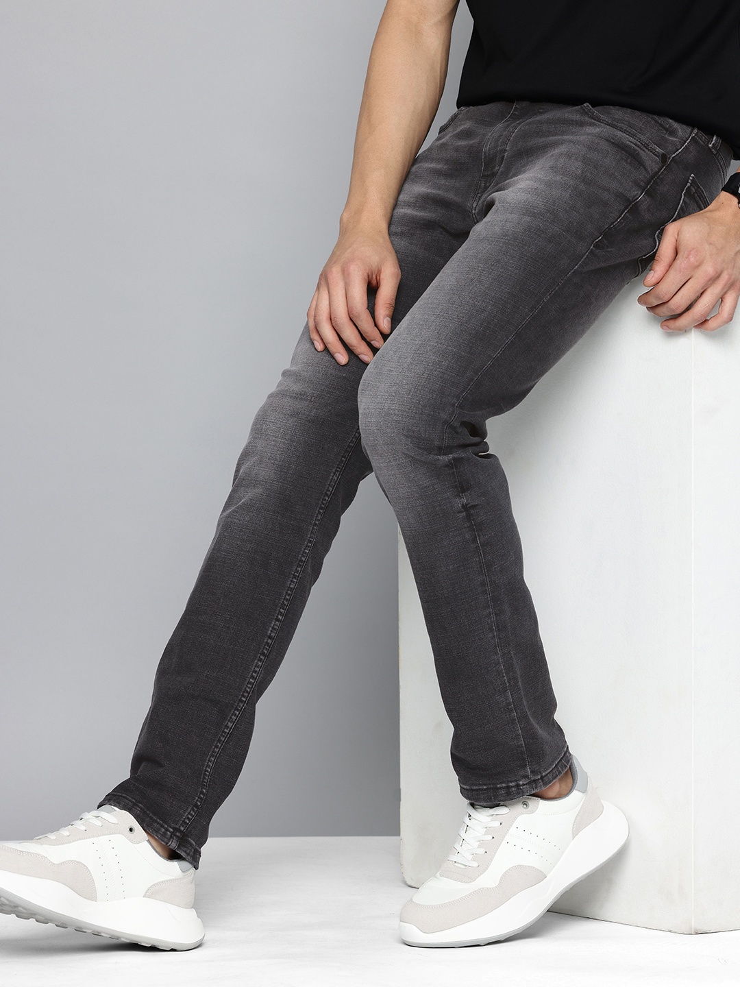 

Levis Men 511 Slim Fit Heavy Fade Stretchable Jeans, Charcoal