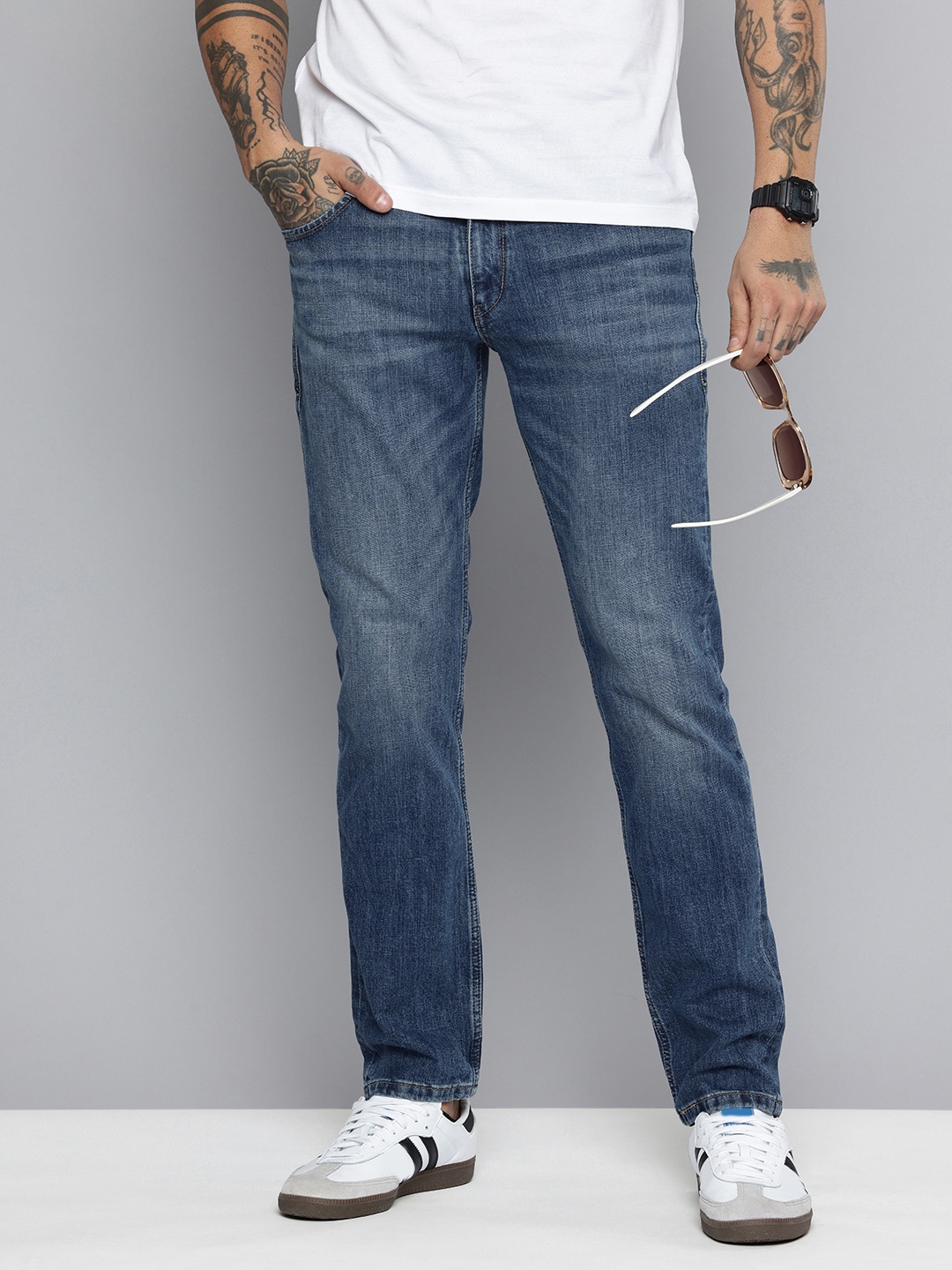 

Levis Men 511 Slim Fit Light Fade Stretchable Jeans, Blue