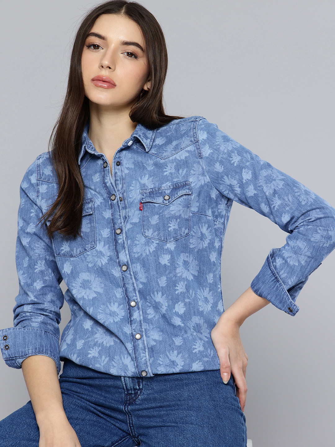 

Levis Pure Cotton Floral Printed Chambray Casual Shirt, Blue