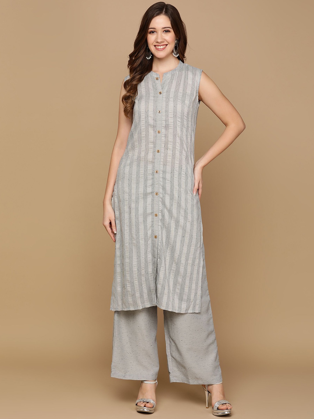 

GURRA Striped Mandarin Collar Straight Kurta With Palazzos, Grey