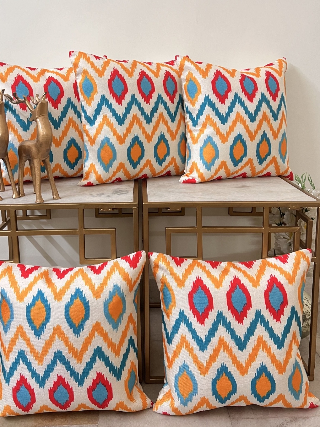 

DIHIKA White & Blue 5 Pieces Geometric Printed Jute Silk Square Cushion Covers