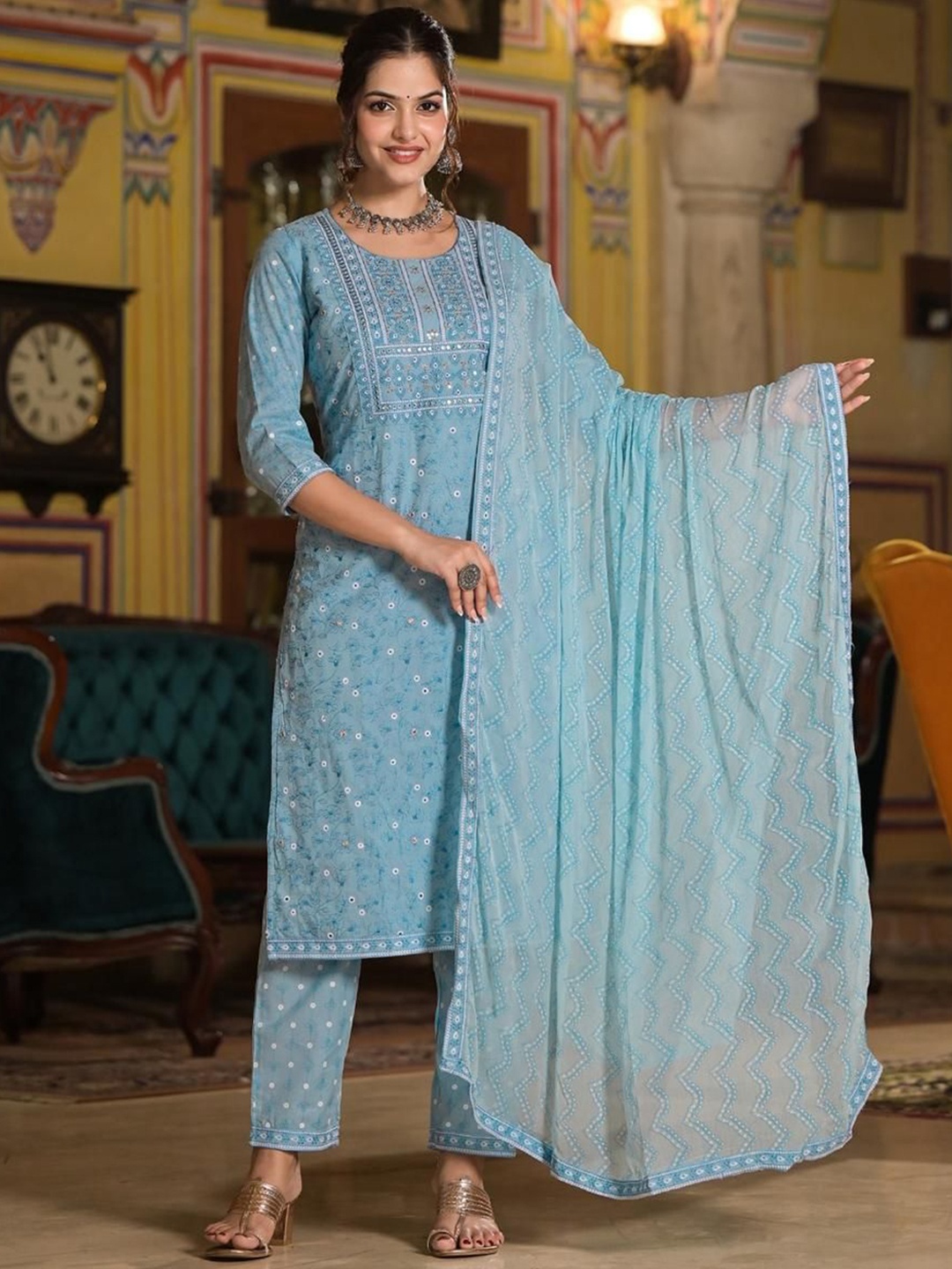 

Gauric creation Floral Embroidered Chikankari Pure Cotton Kurta With Trouser And Dupatta, Blue