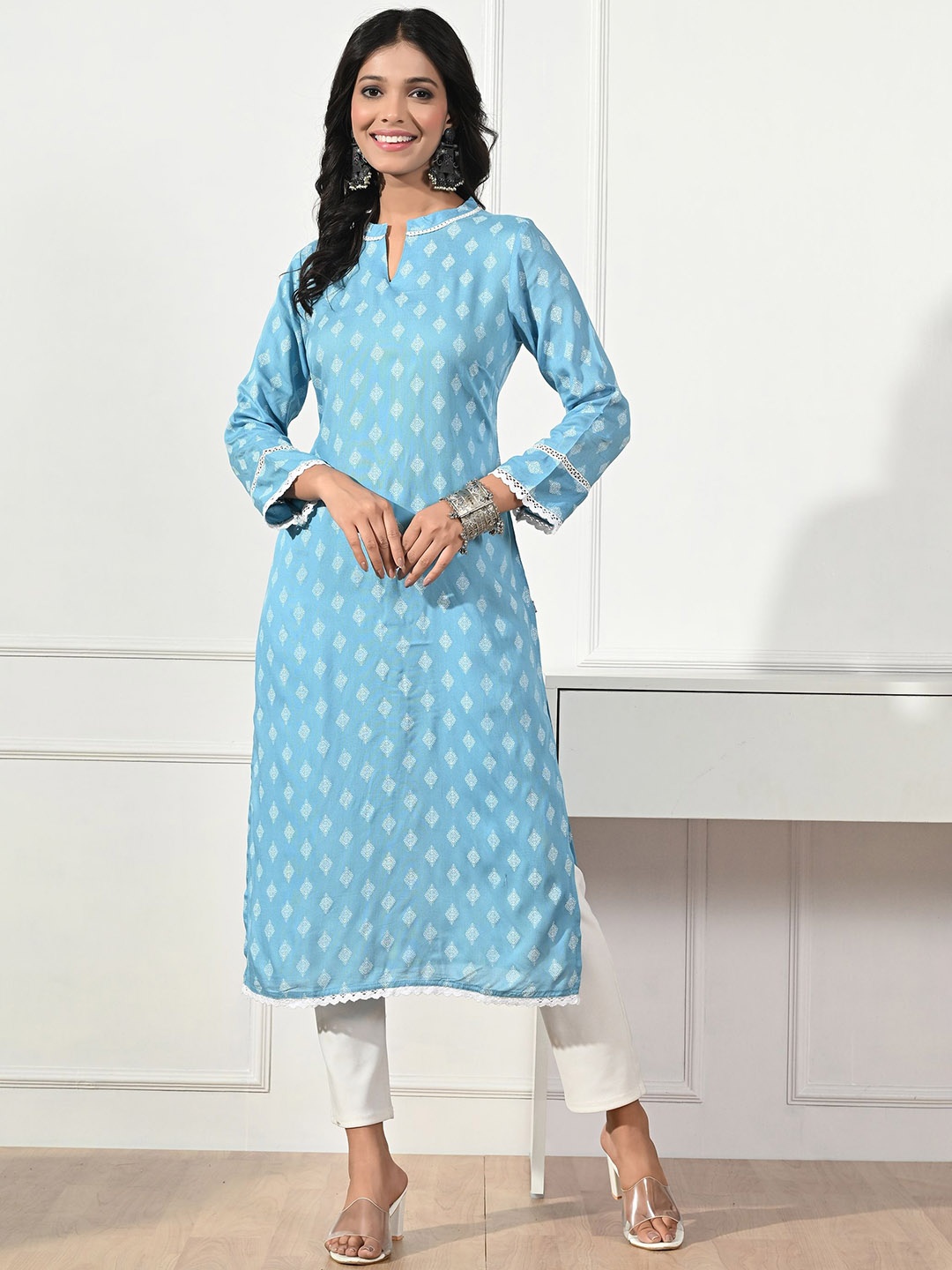 

Netreyam Ethnic Motifs Printed Notch Neck Cotton Straight Kurta, Blue