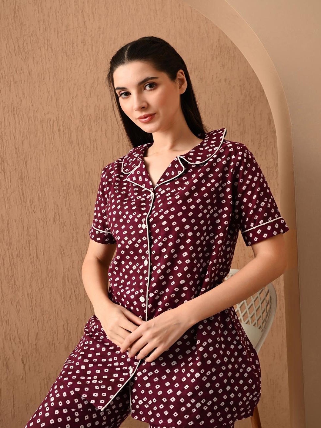 

Jasoriya Geometric Printed Lapel Collar Night Suits, Maroon