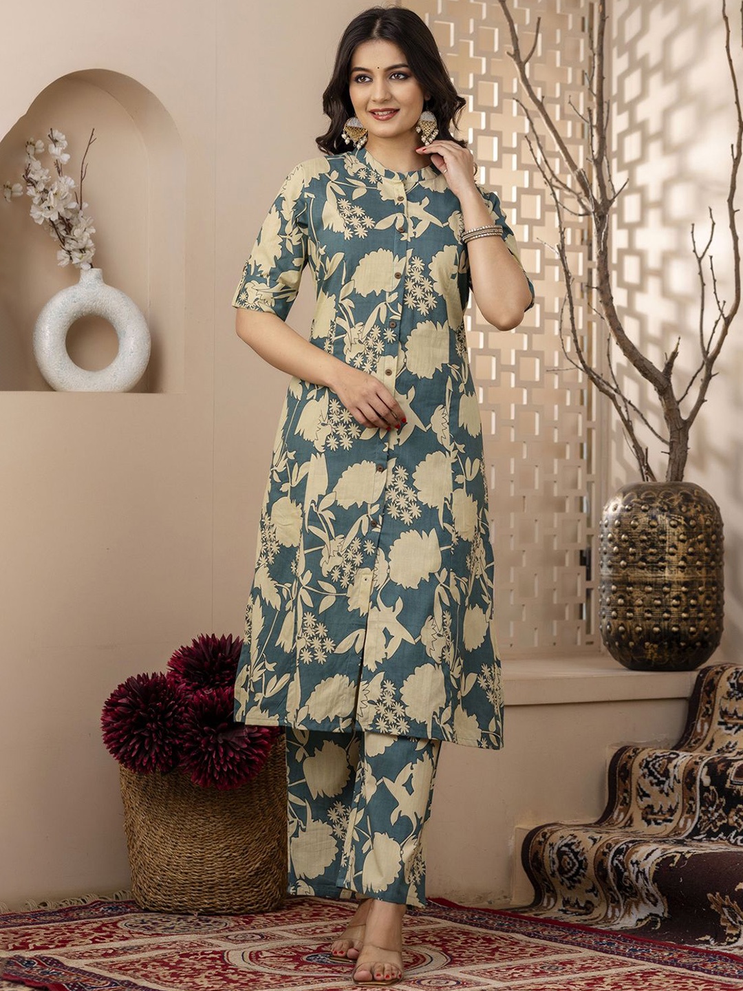 

ANNAYEMA APPARELS Floral Printed Mandarin Collar Pure Cotton A-Line Kurta with Trousers, Green