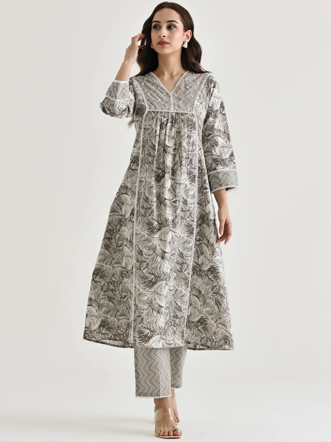 

Siya Fashion Floral Printed Lace Work V-Neck Anarkali Kurta With Trouser, Grey