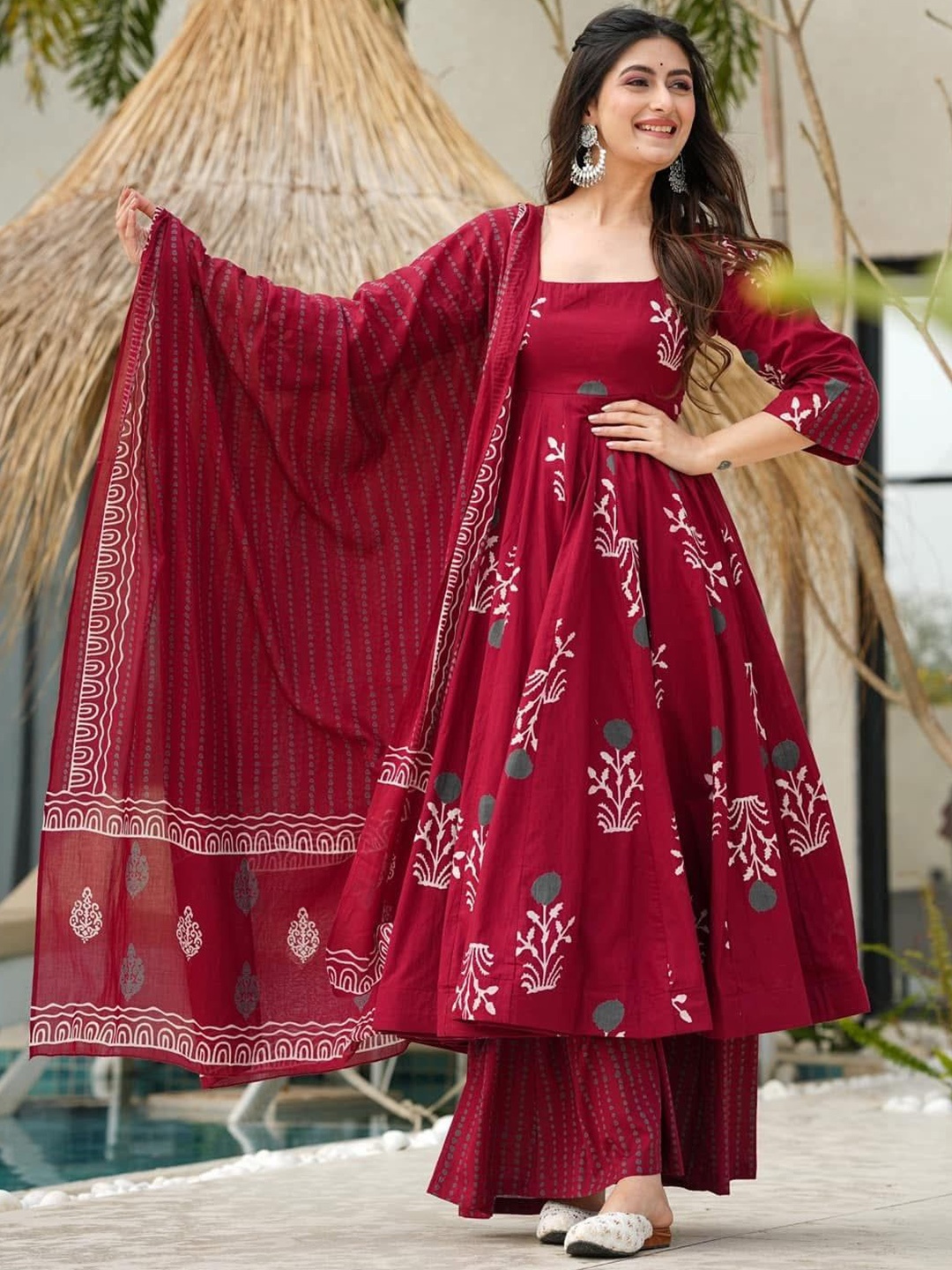 

Idaho Clothing Women Floral Printed Regular Pure Cotton Kurta with Palazzos & With Dupatta, Red