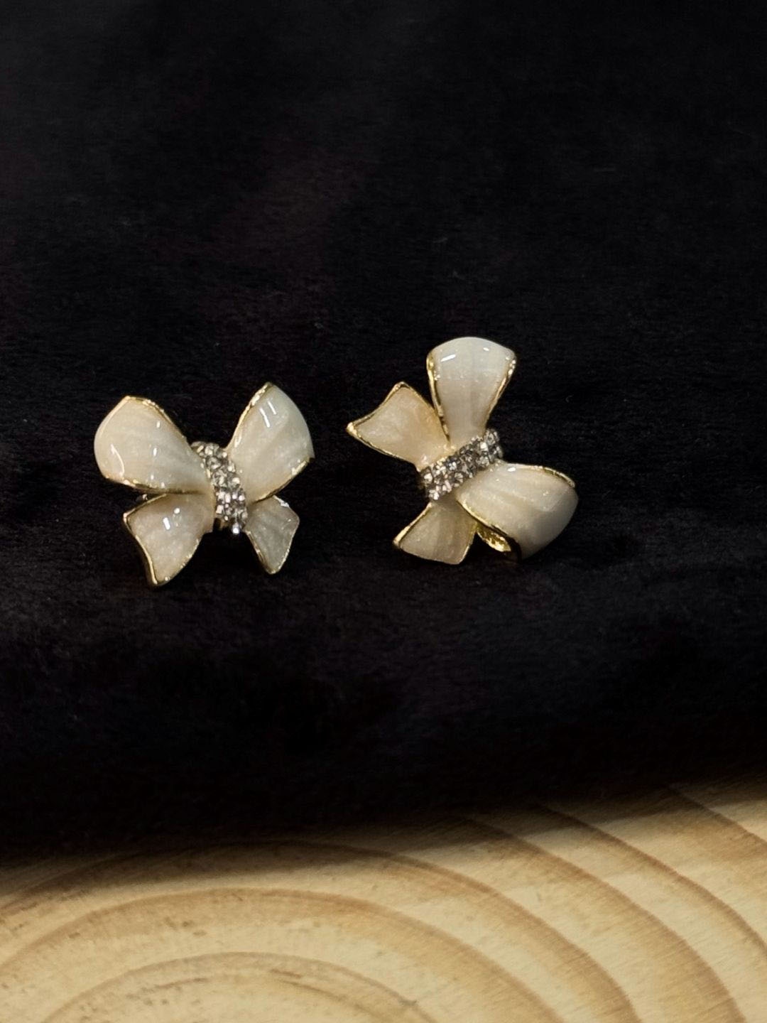 

The Jewellery Tale Contemporary Studs Earrings, White