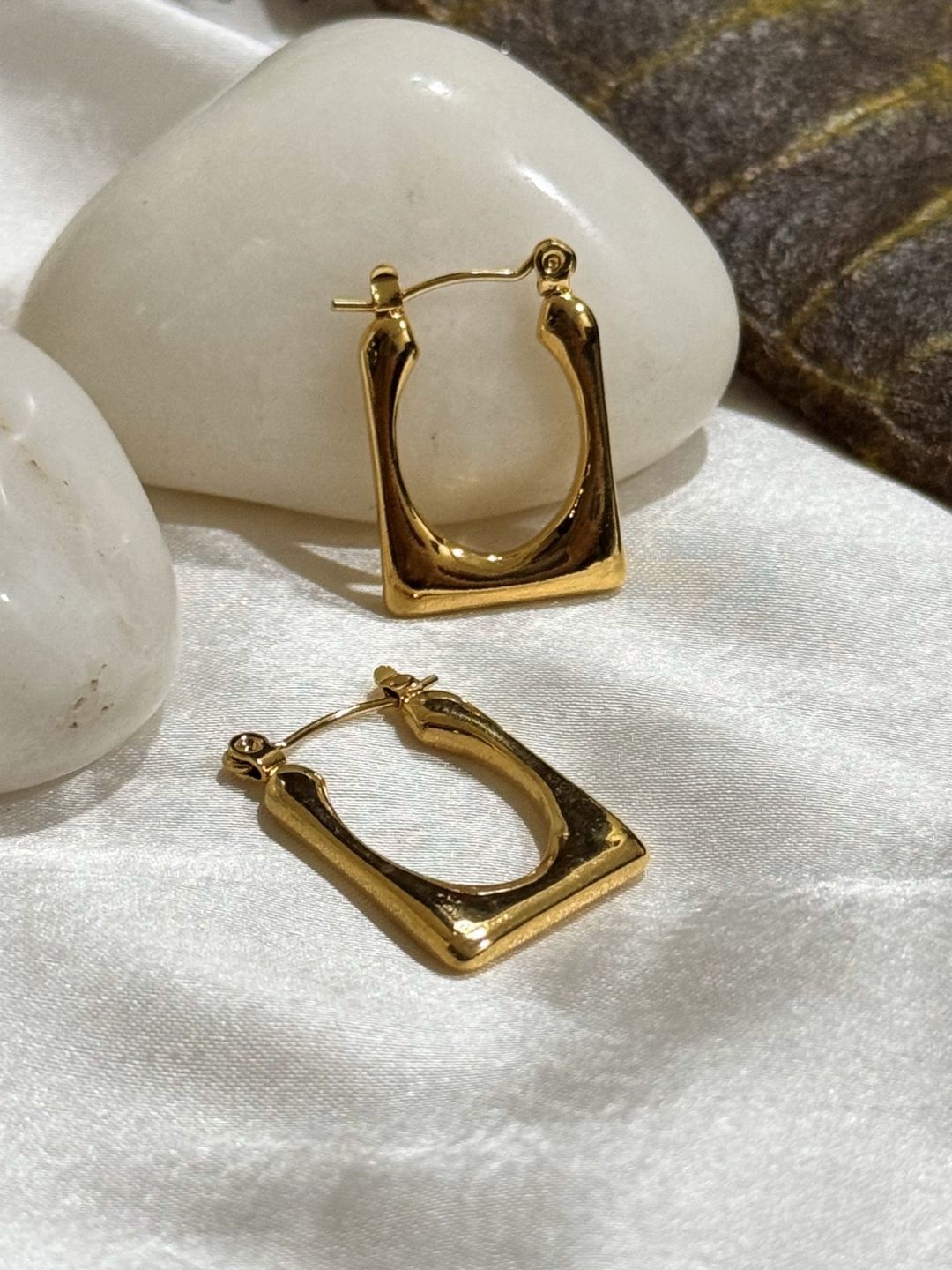 

The Jewellery Tale Contemporary Studs Earrings, Gold
