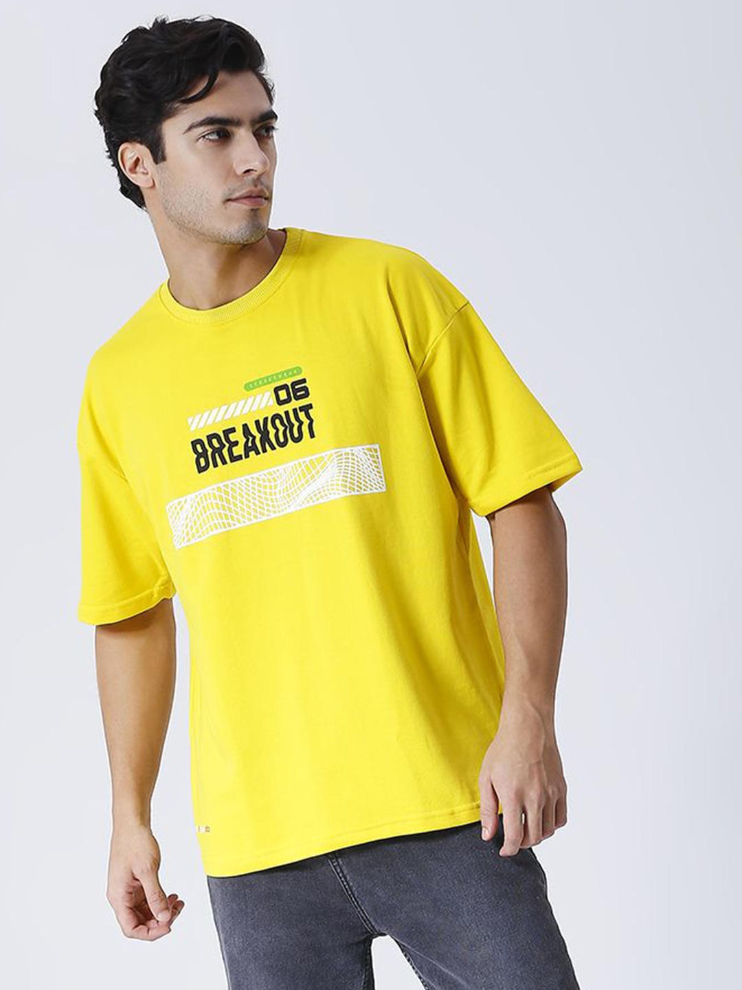 

HOUSE OF RS Men Printed Applique T-shirt, Yellow