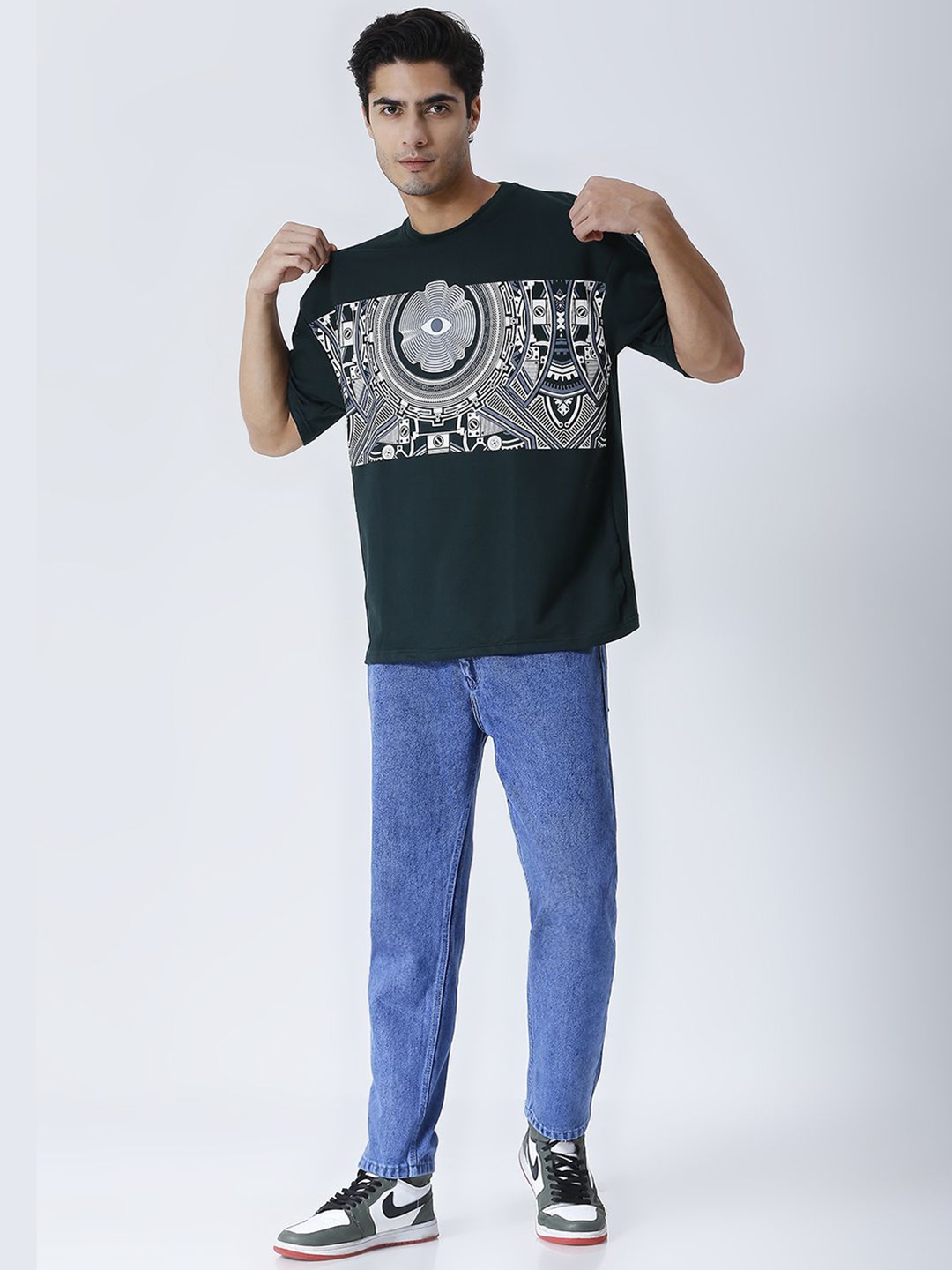 

HOUSE OF RS Men Typography Printed Applique T-shirt, Green