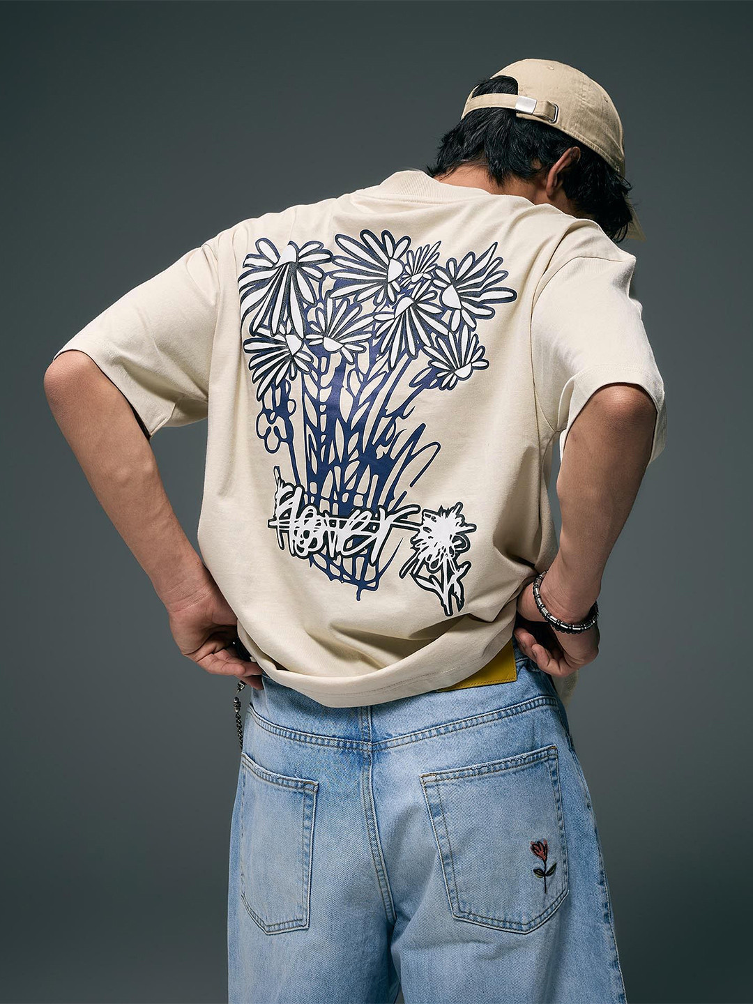 

Flying Machine Floral Printed Drop-Shoulder Sleeves Pure Cotton Oversized T-shirt, Beige
