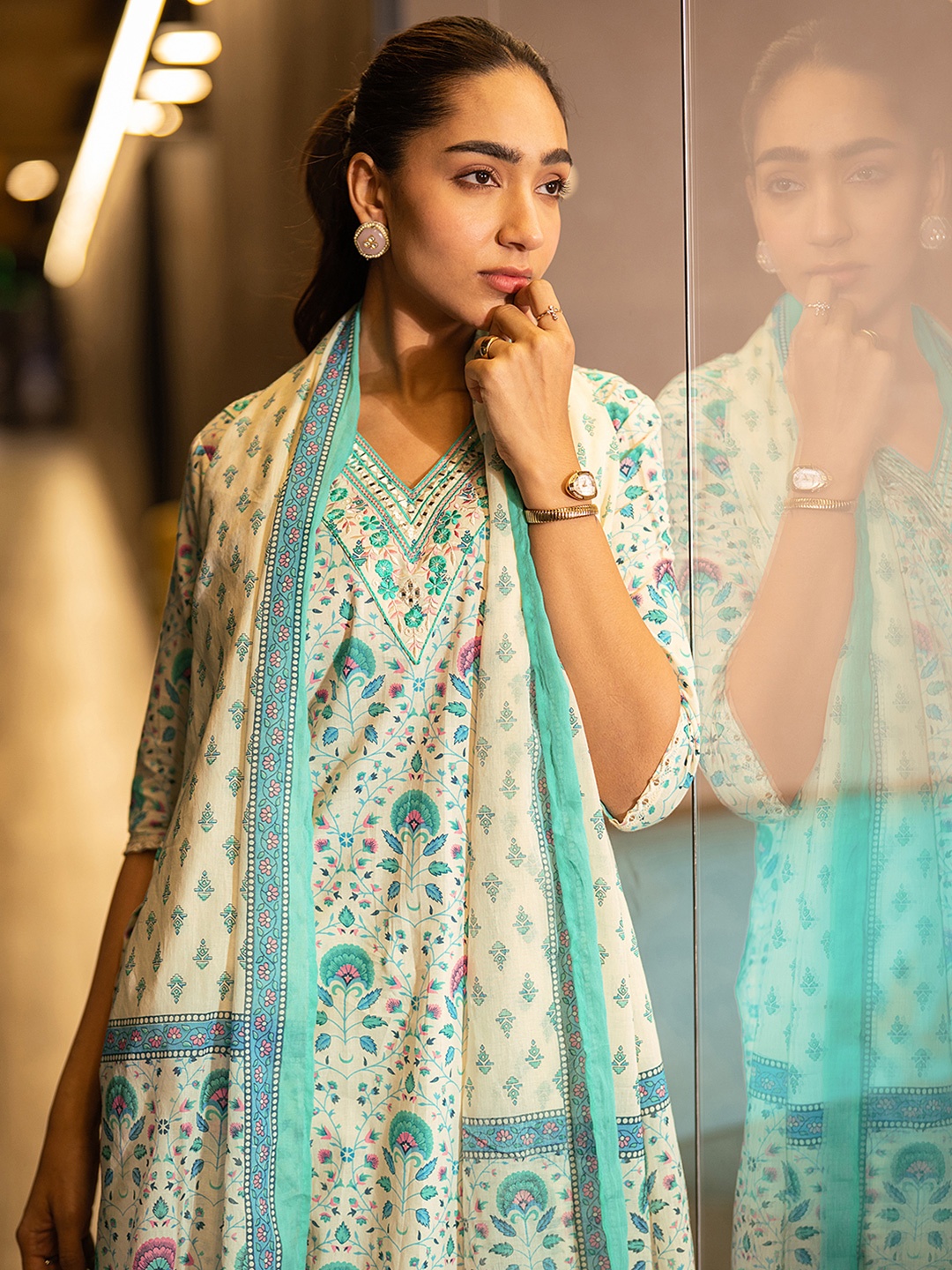 

Libas Women Floral Printed Regular Thread Work Kurta with Trousers & With Dupatta, Off white