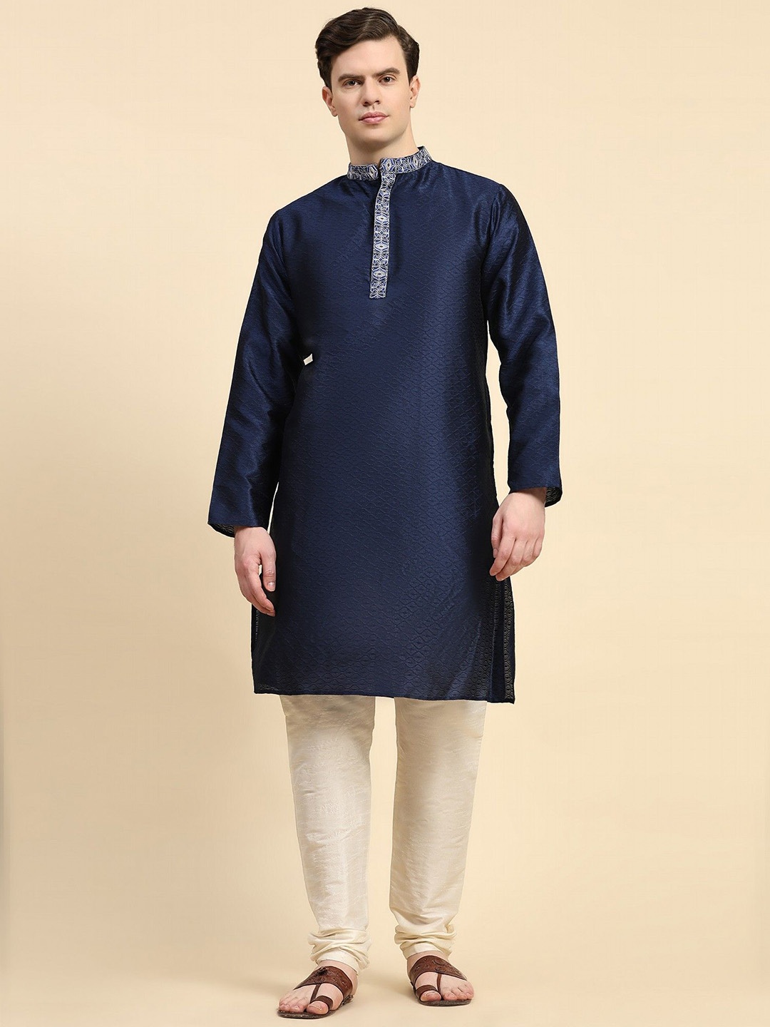 

Moda Rapido Geometric Embroidered Mandarin Collar Straight Kurta With Churidar, Blue