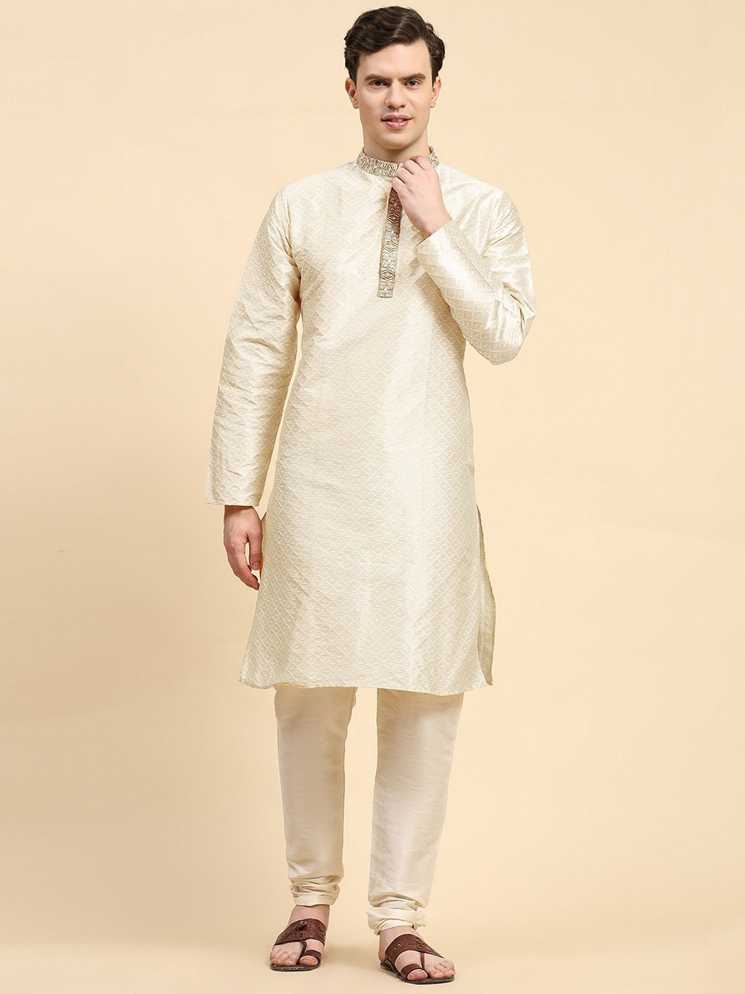 

Moda Rapido Geometric Embroidered Mandarin Collar Straight Kurta With Churidar, Off white