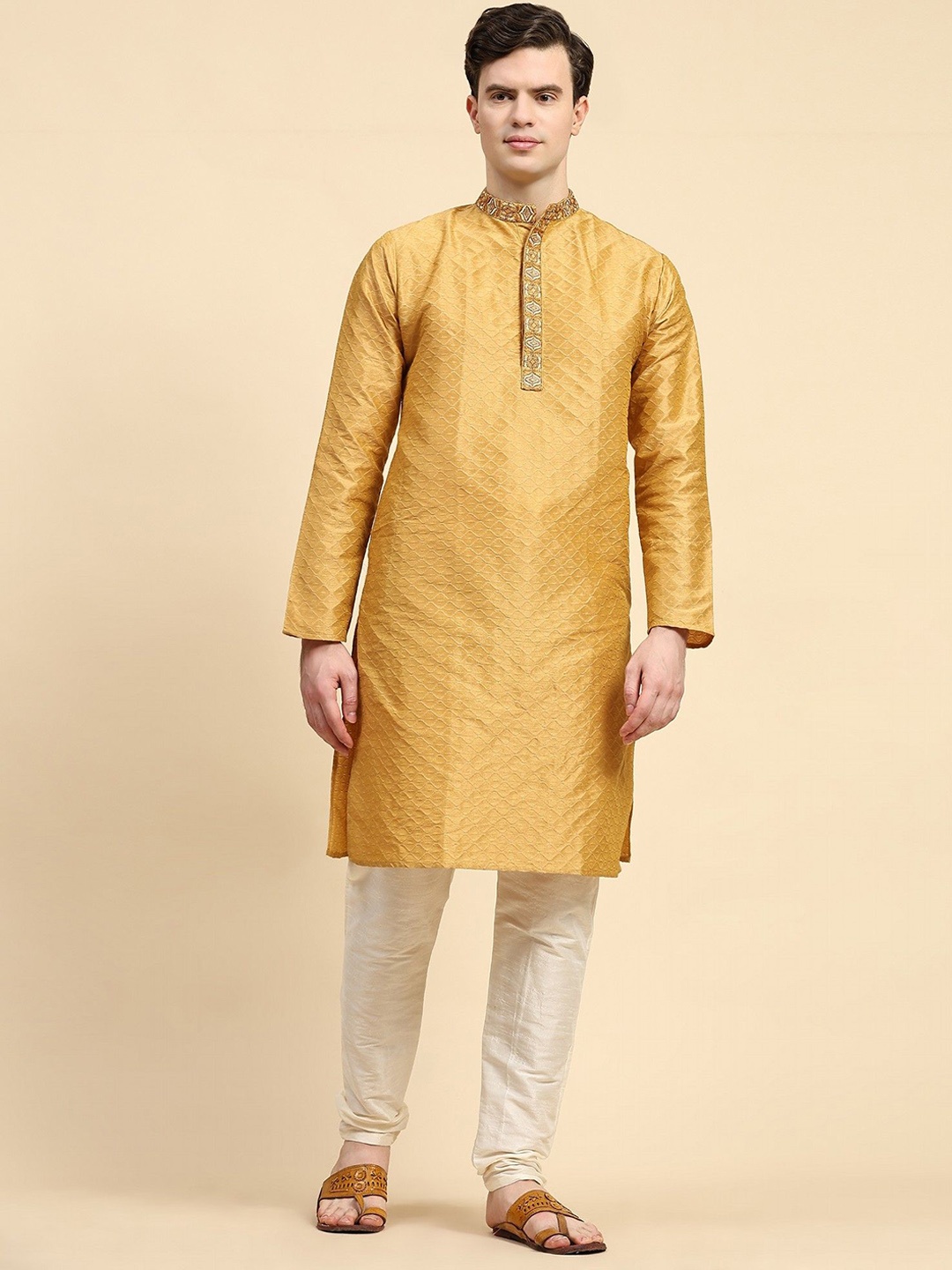 

Moda Rapido Geometric Embroidered Mandarin Collar Straight Kurta With Churidar, Gold