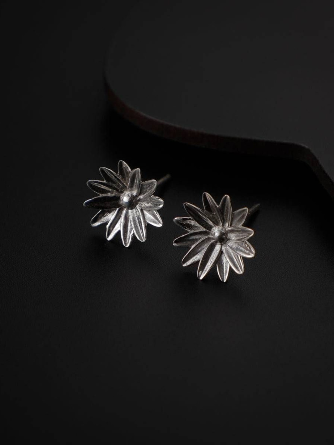 

House of Aadyaa 925 Sterling Silver Floral Shaped Oxidised Gerbera Flower Studs