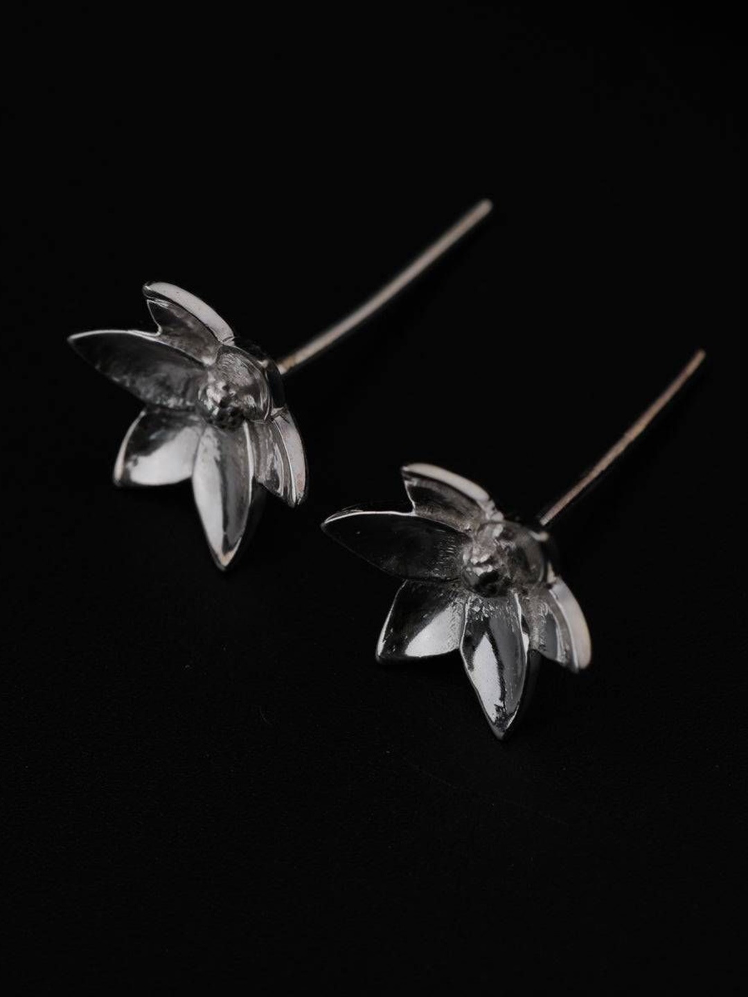 

House of Aadyaa 925 Sterling Silver Star Flower Oxidised Classic Studs Earrings
