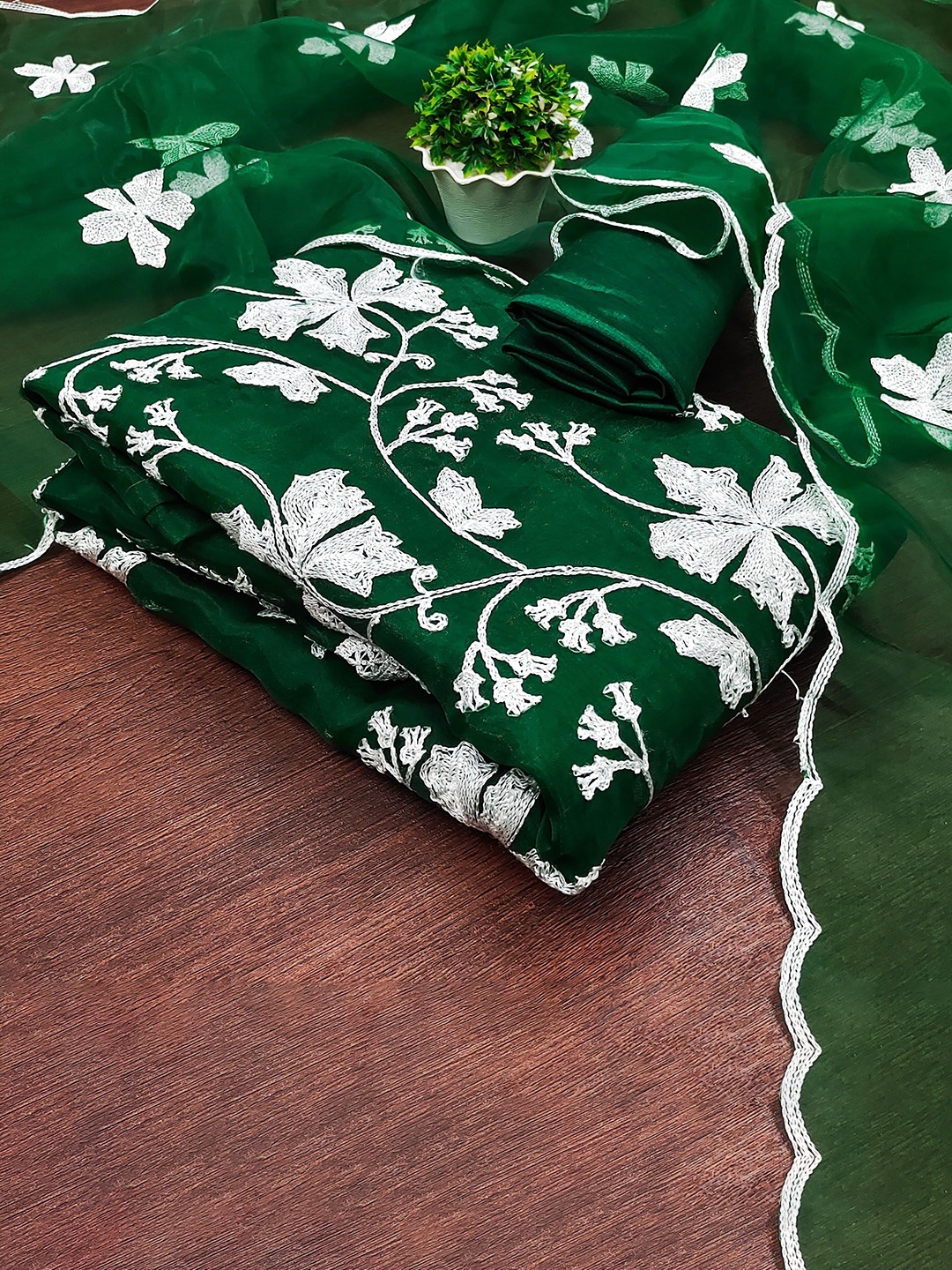 

HERE&NOW Floral Embroidered Organza Unstitched Dress Material, Green