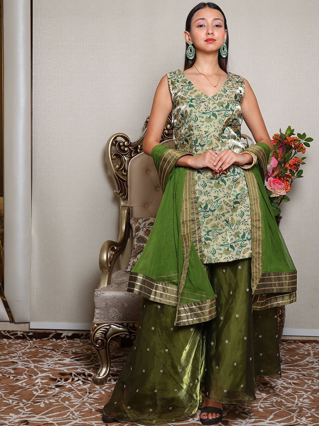 

KELLPAR Floral Printed V-Neck Straight Kurta With Sharara And Dupatta, Green