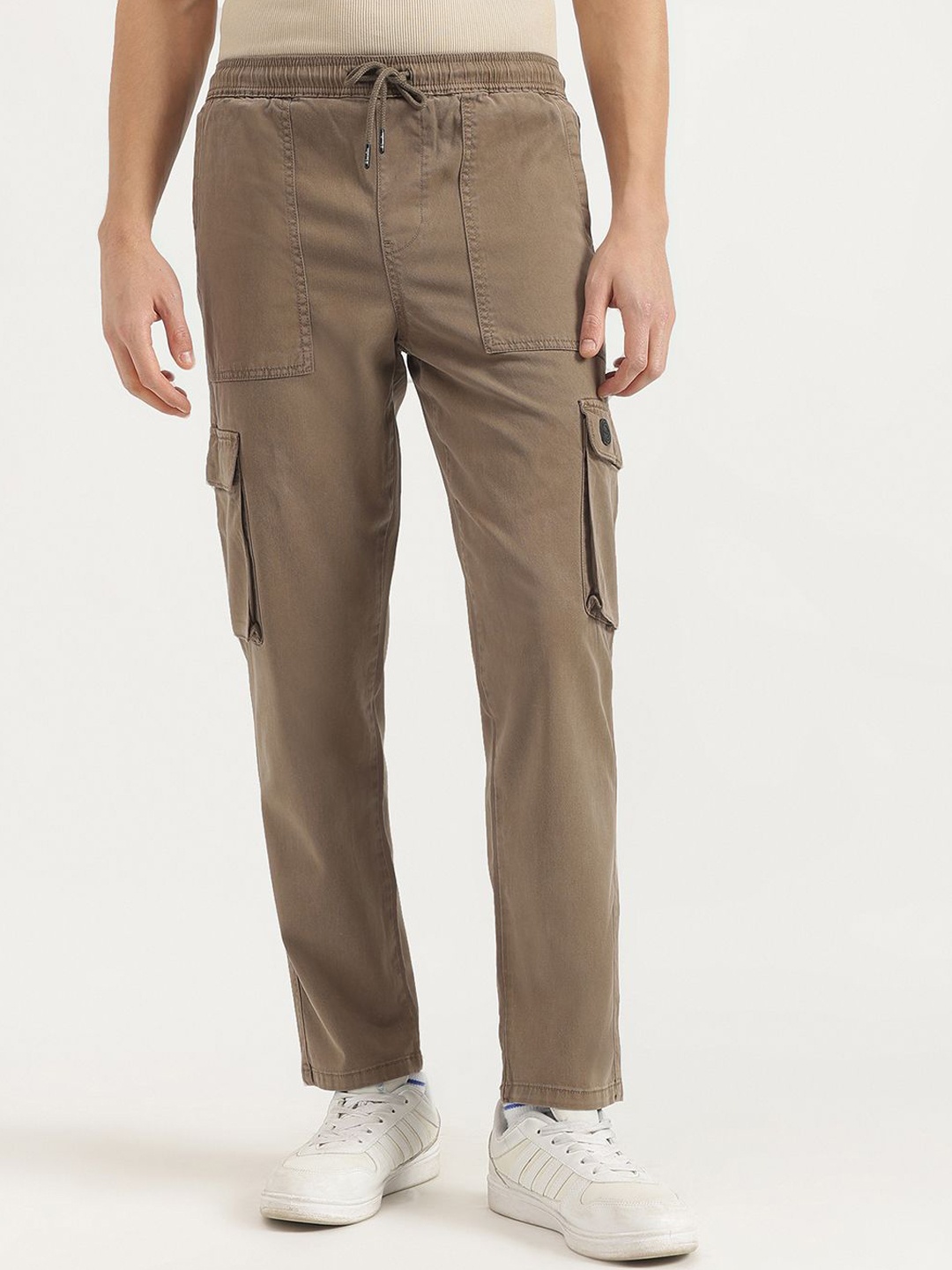 

United Colors of Benetton Men Relaxed Fit Mid-Rise Cotton Trouser, Brown