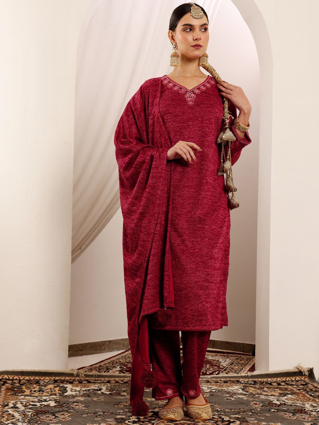 

Lative Colours of Fashion Floral Embroidered Pure Wool Kurta With Trousers & Dupatta, Red