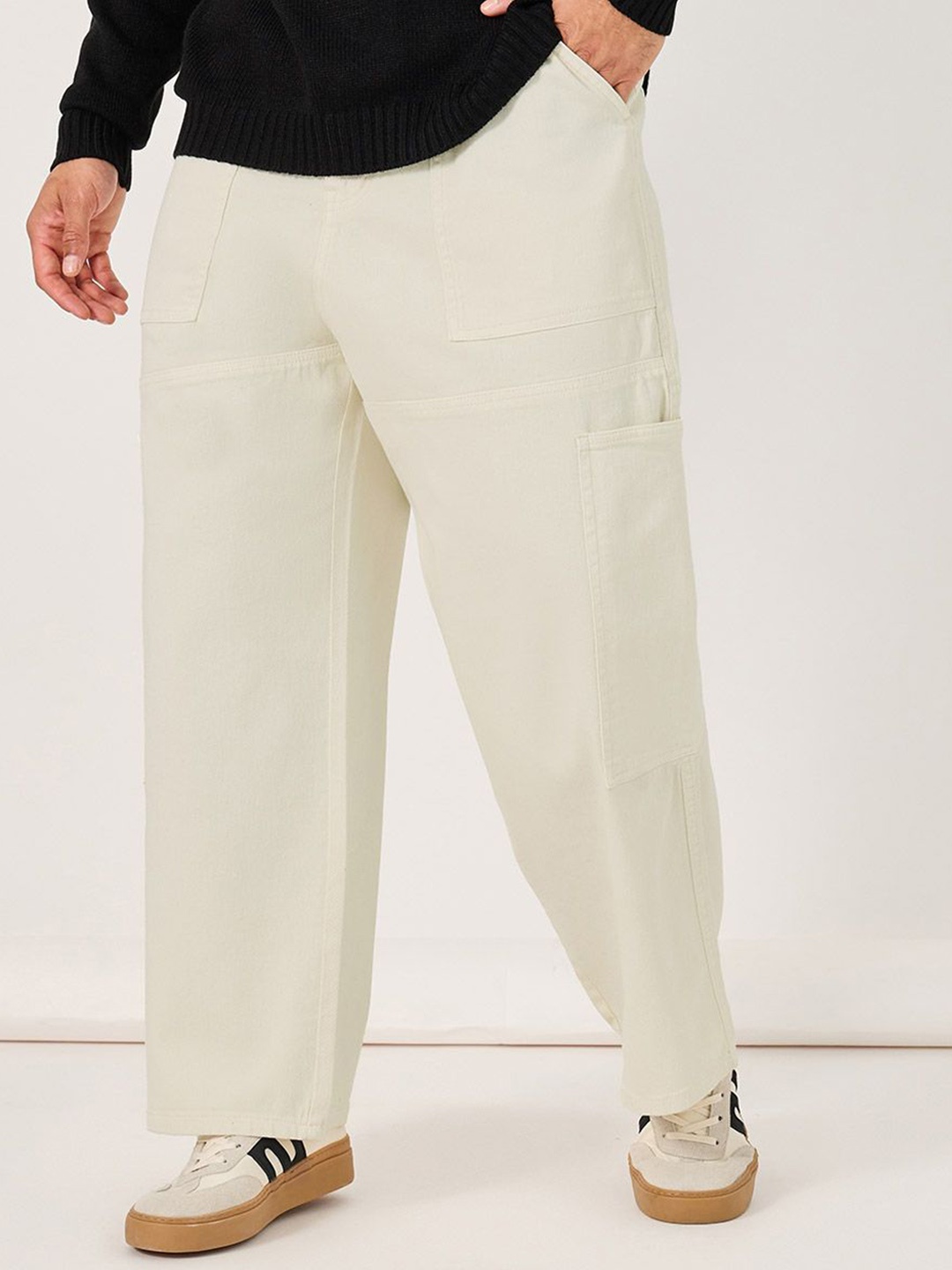 

Styli Men Solid Wide Leg Panelled Jeans, Off white