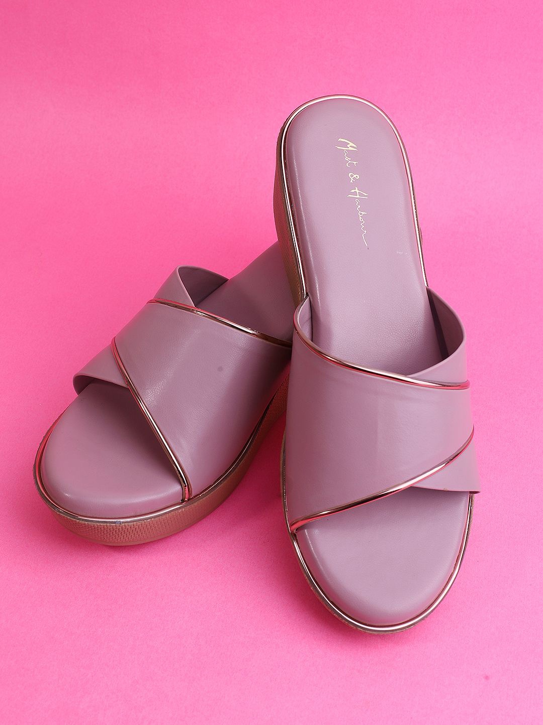 

Mast & Harbour Women Platform Sandals, Nude