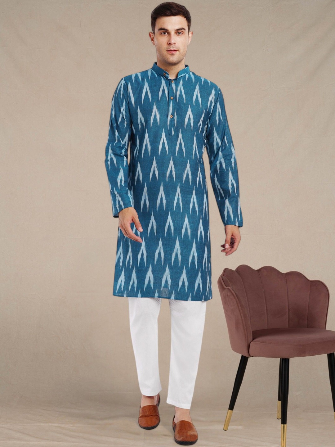 

Moda Rapido Geometric Printed Band Collar Straight Pure Cotton Kurta With Pyjamas, Turquoise blue