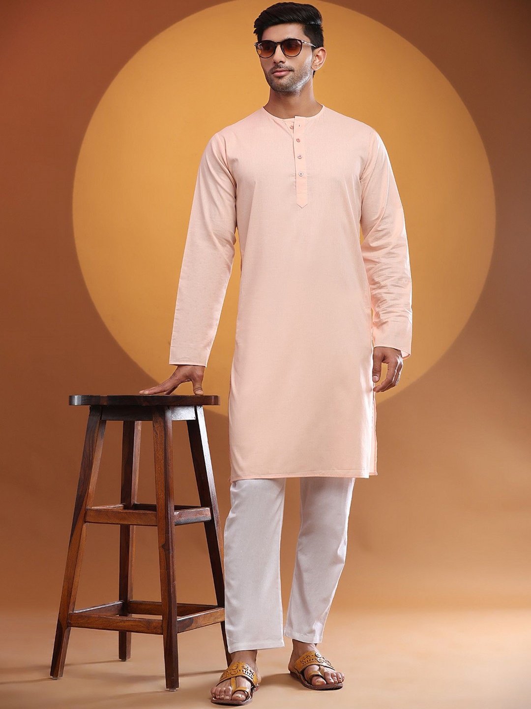 

Moda Rapido Round Neck Straight Pure Pure Cotton Kurta With Pyjamas, Peach