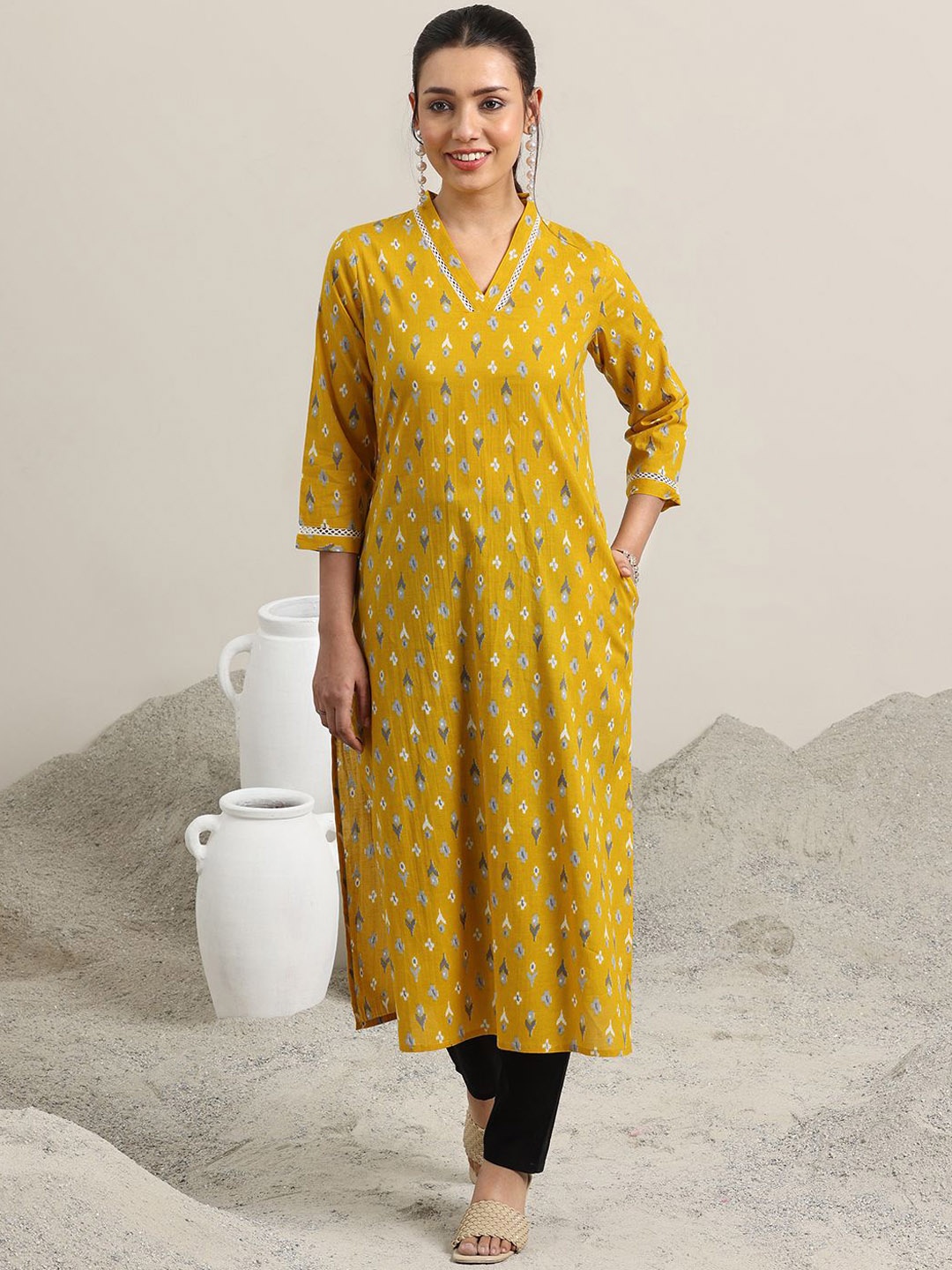 

Libas Floral Printed V-Neck Pure Cotton Straight Kurta, Yellow