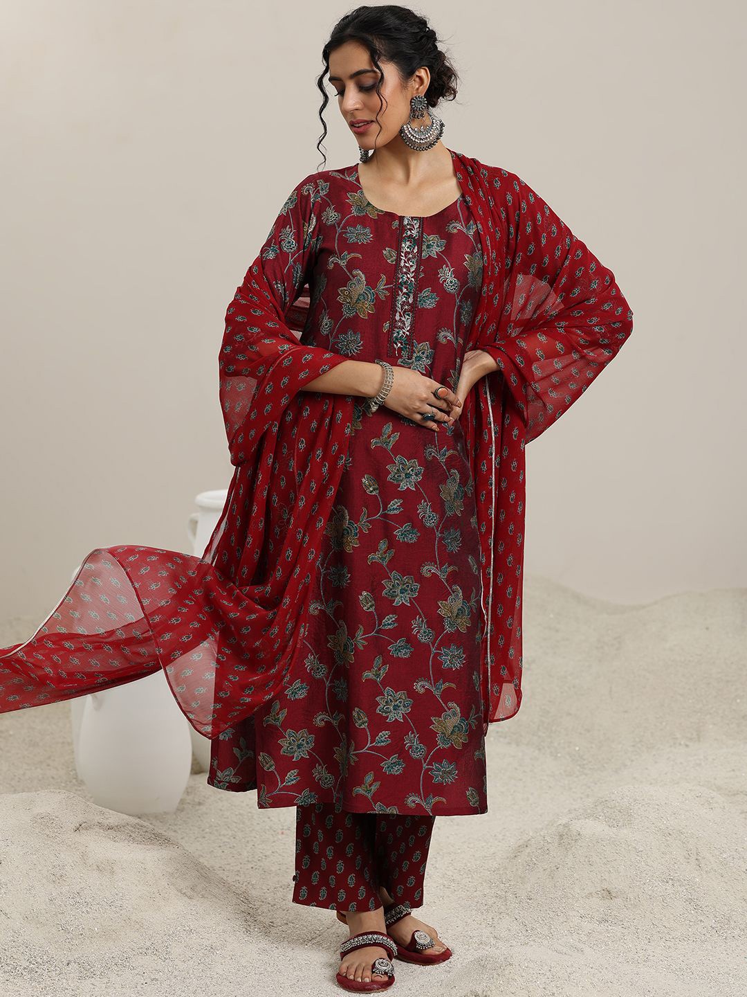 

Libas Floral Printed Thread Work Straight Kurta With Trousers And Dupatta, Maroon
