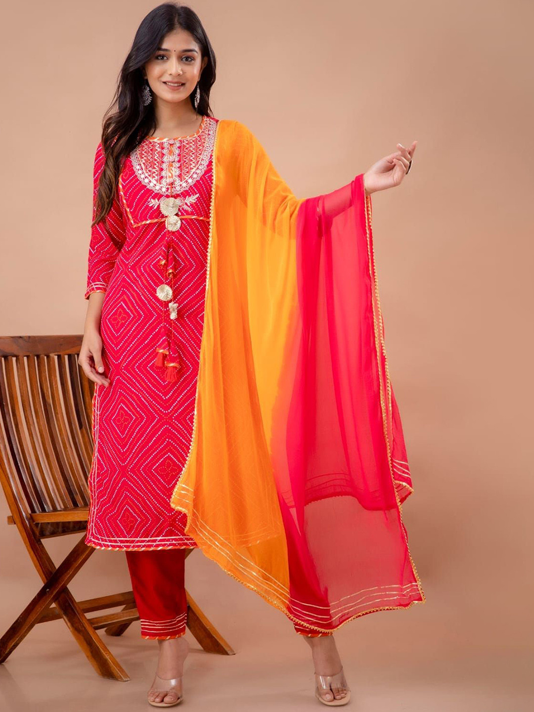 

PARTHVI Geometric Printed Gotta Patti Straight Kurta With Trousers & Dupatta, Pink