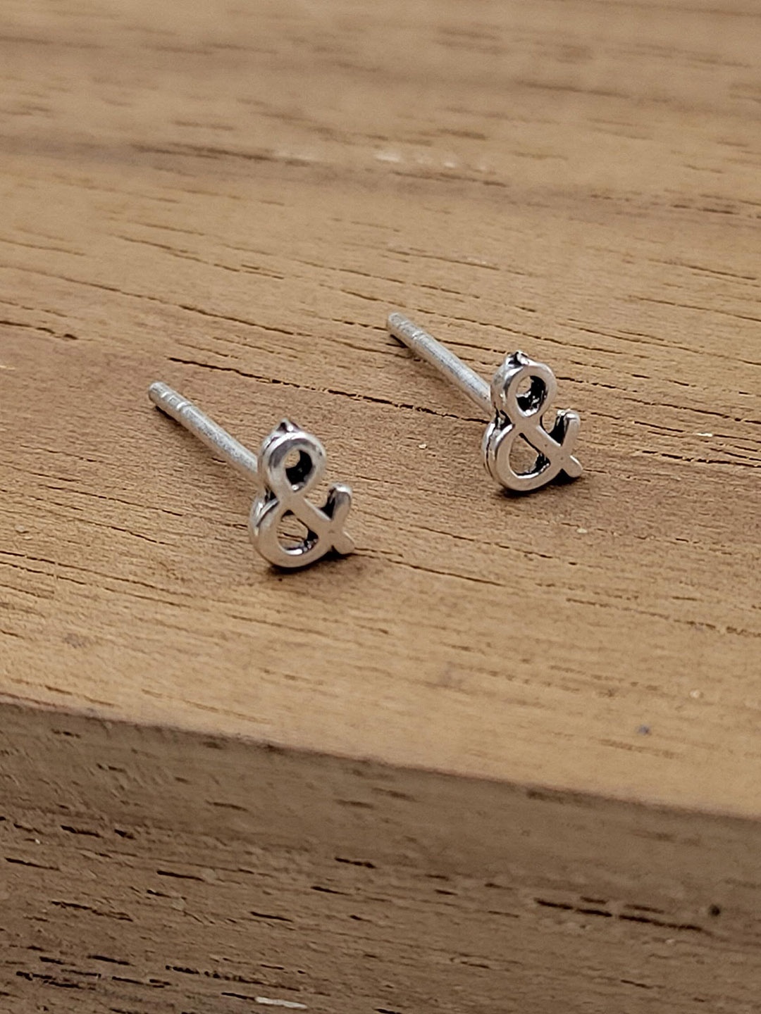 

AMONROO 925 Sterling Silver Rhodium-Plated Quirky Studs