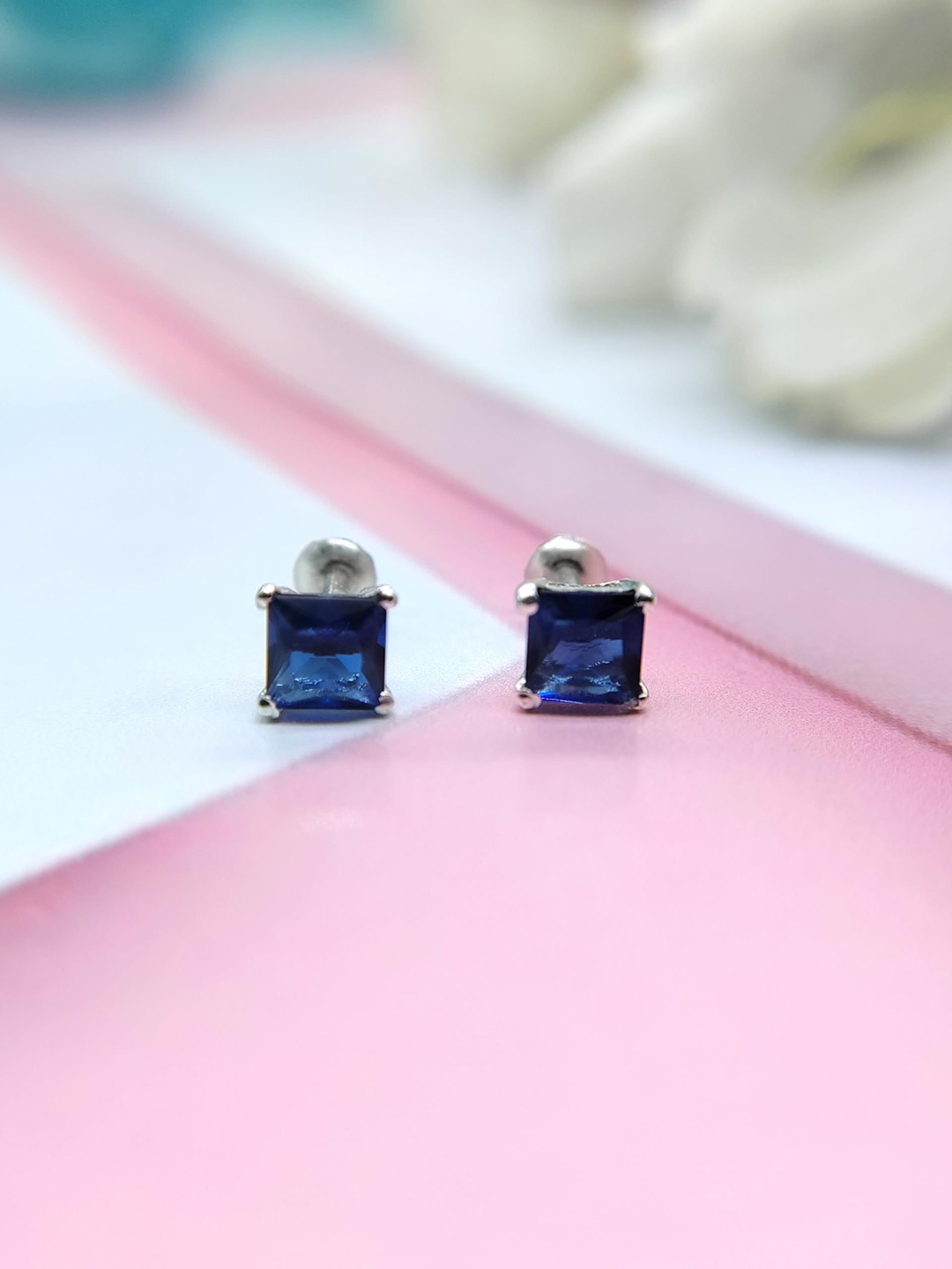 

AMONROO 925 Sterling Silver Square Shaped Studs, Navy blue