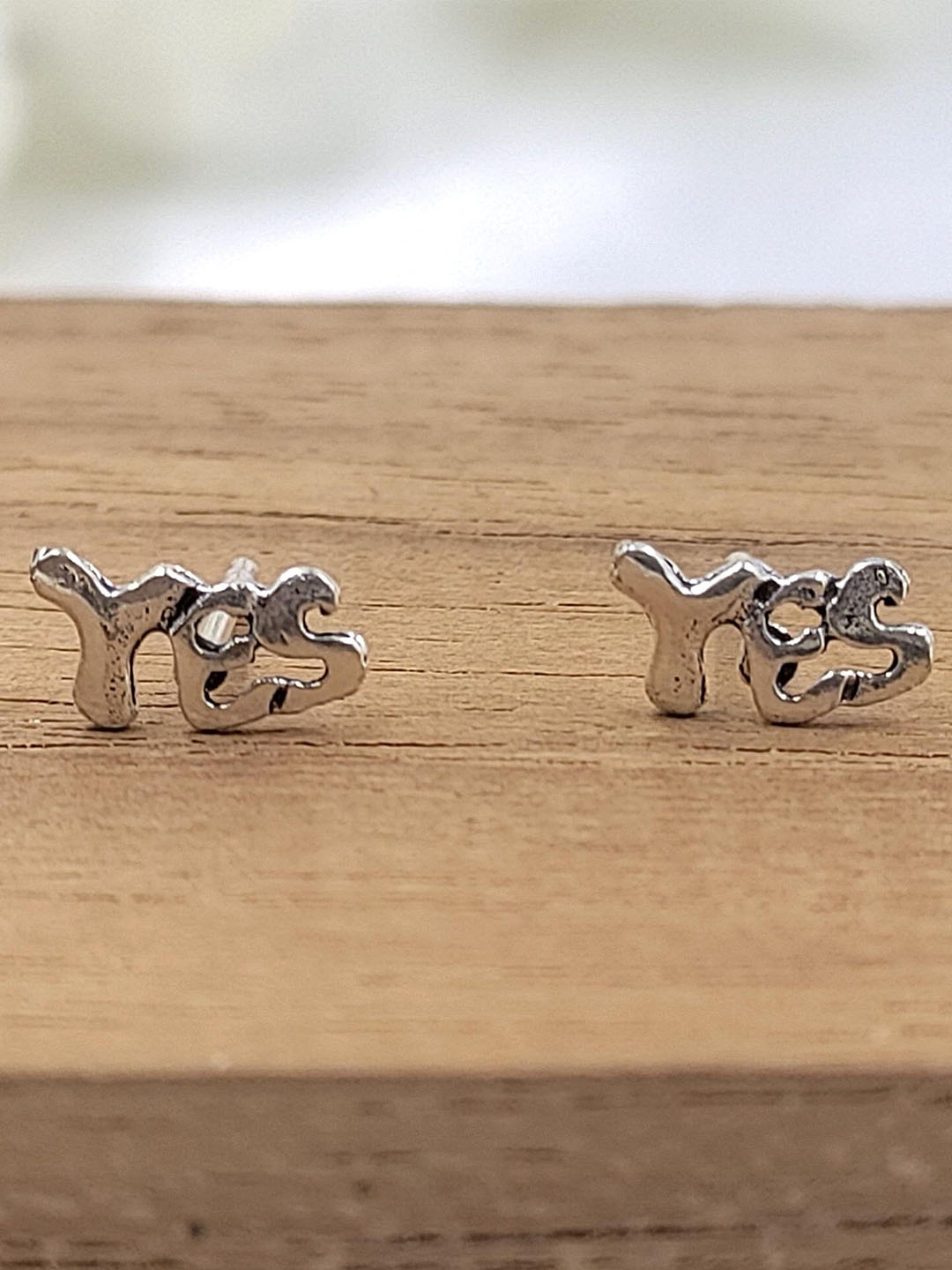 

AMONROO 925 Sterling Silver Rhodium-Plated Contemporary Studs