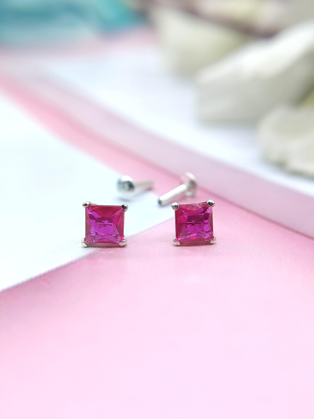 

AMONROO 925 Sterling Silver Square Shaped Studs, Pink