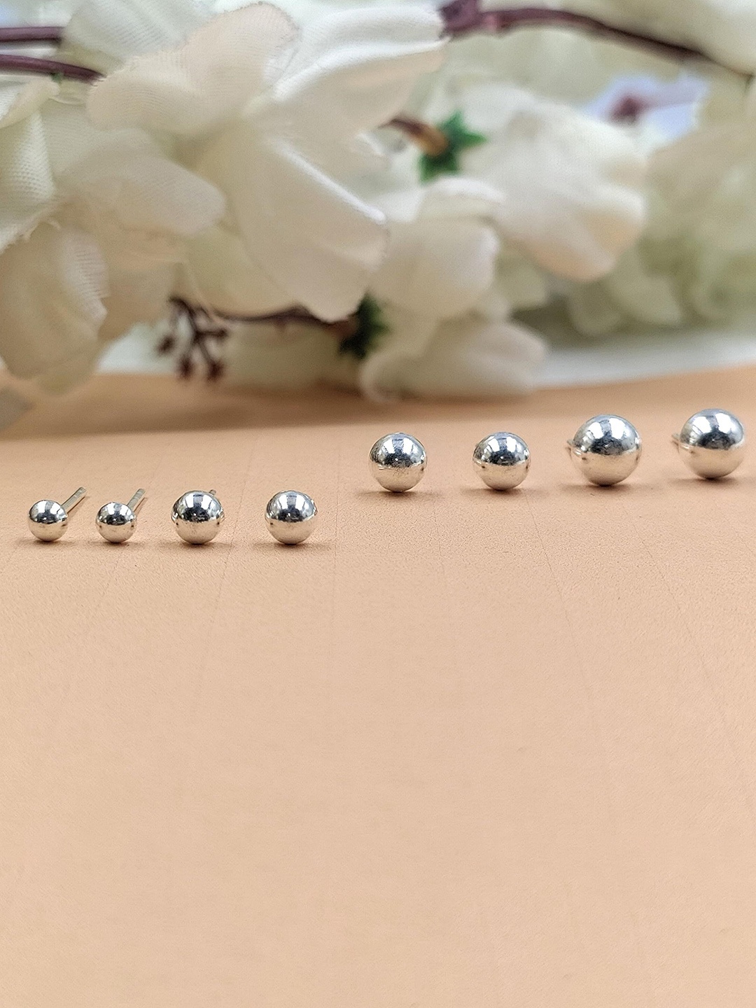 

AMONROO Set Of 4 925 Sterling Silver Rhodium-Plated Circular Shaped Studs