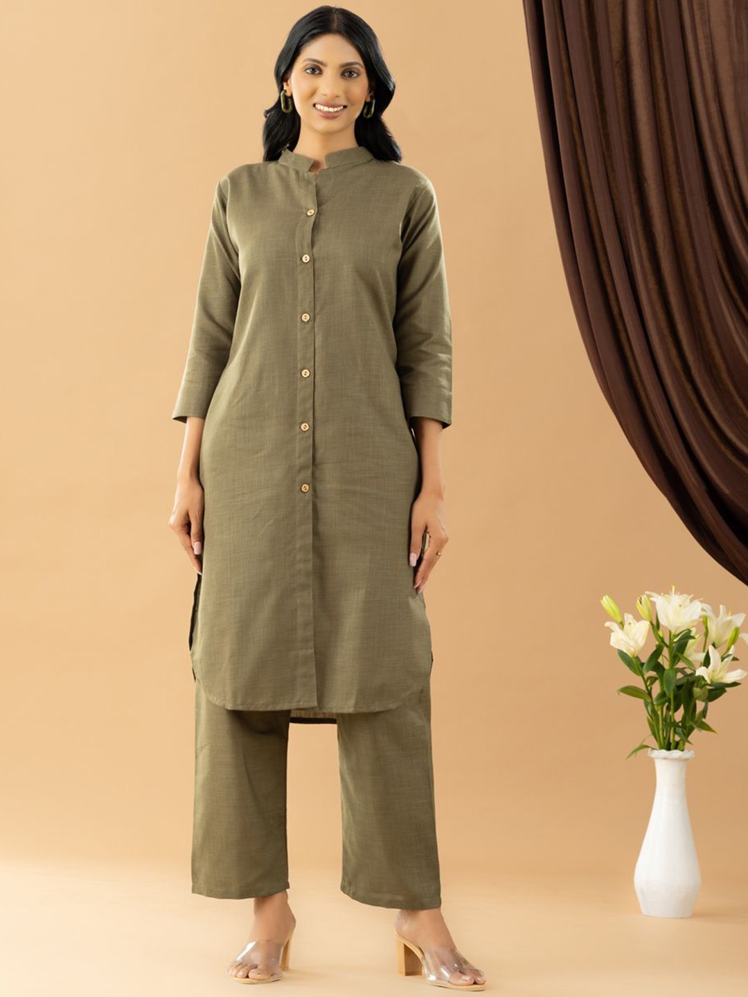 

HANDIKART Mandarin Collar Tunic & Trouser, Green