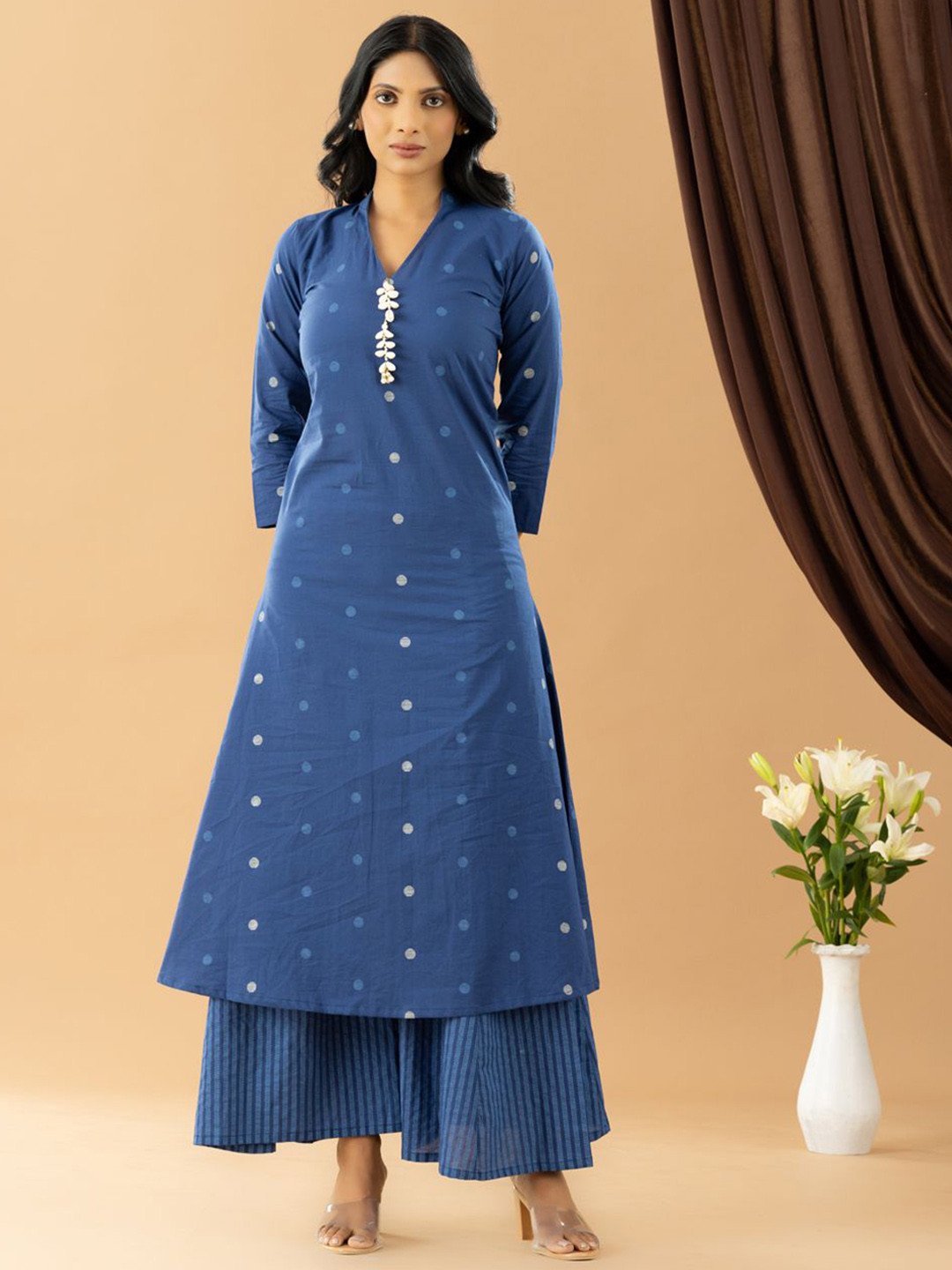 

HANDIKART Polka Dot V-Neck A-Line Kurta With Palazzo, Blue