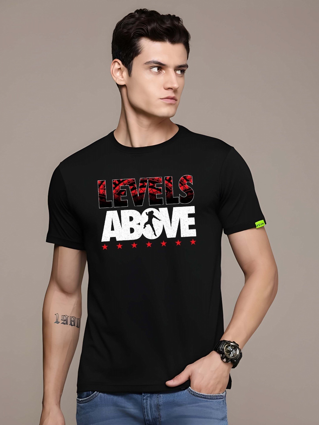 

BOWLIFESTYLE Men Typography Printed Round Neck Pure Cotton T-shirt, Black