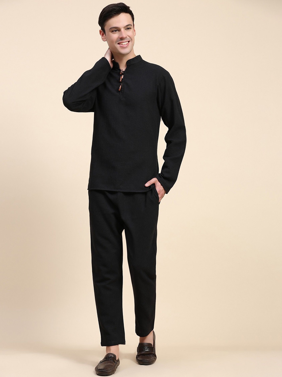 

Moda Rapido Mandarin Collar Straight Pure Cotton Kurta With Pyjamas, Black
